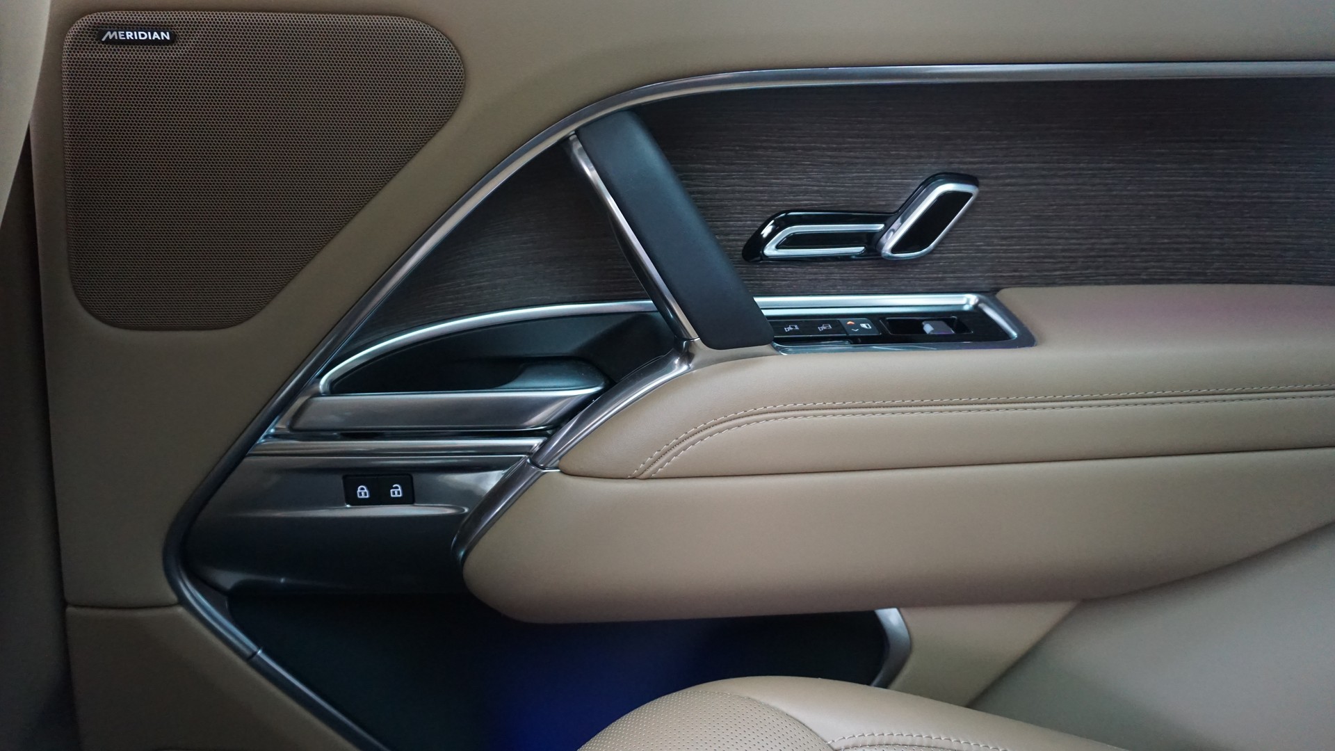 LAND ROVER Range Rover P460e Si6 PHEV Sutobiography Automatic-image-20