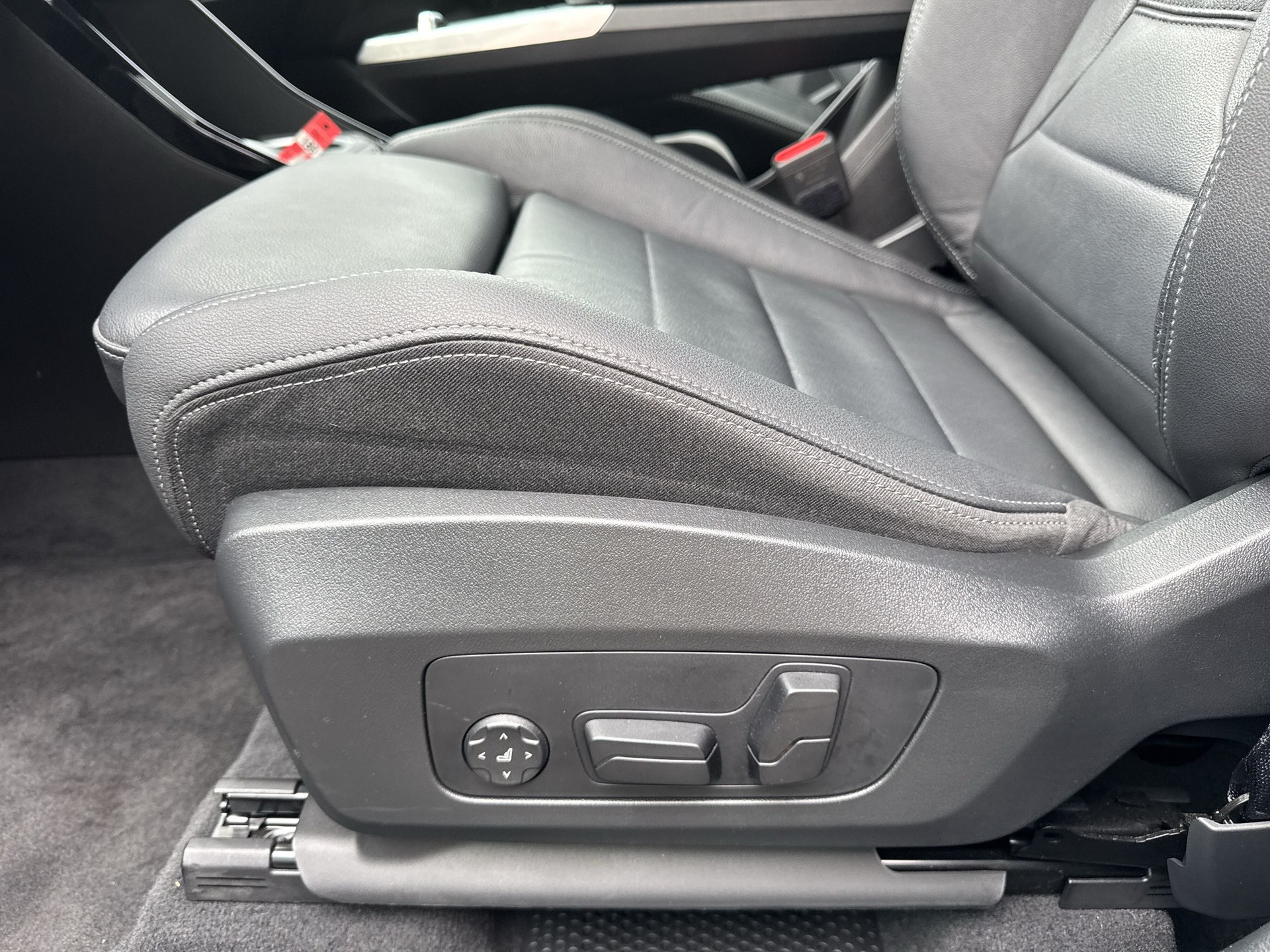 BMW X1 xDrive 23d 48V M Sport-image-18