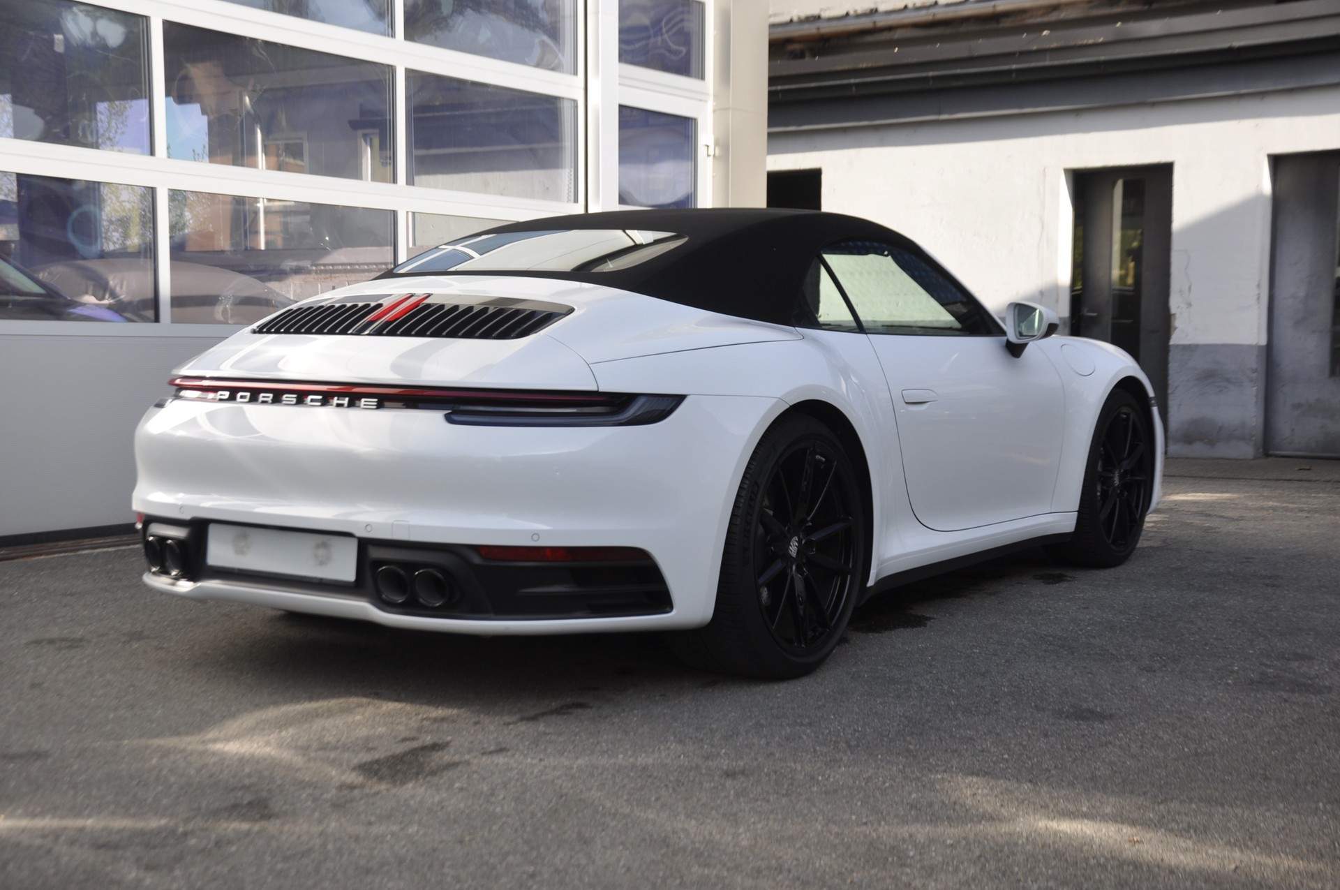 PORSCHE 911 Carrera Cabriolet PDK-image-2