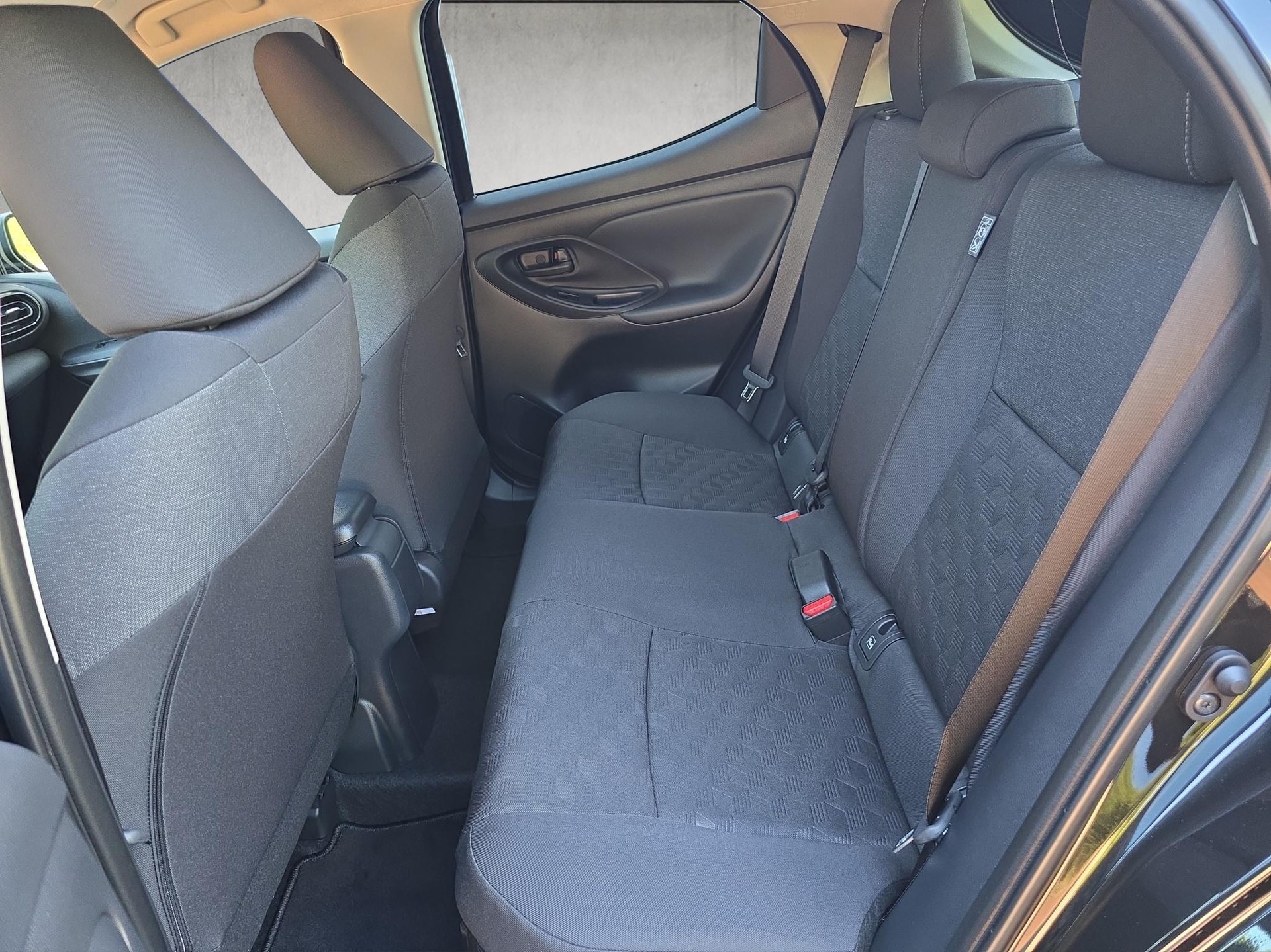 TOYOTA Yaris 1.5 VVT-i HSD Trend-image-11