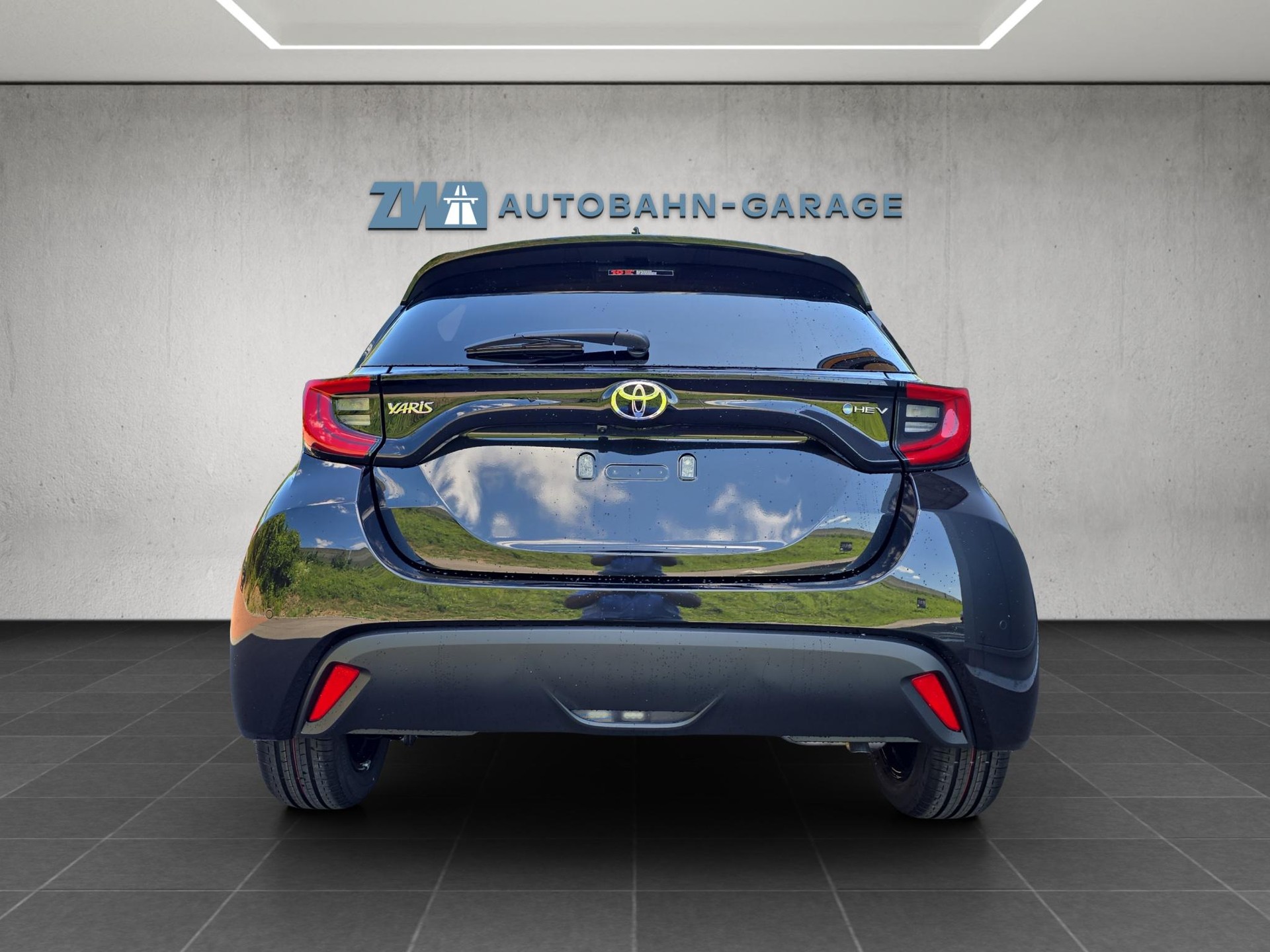 TOYOTA Yaris 1.5 VVT-i HSD Trend-image-3