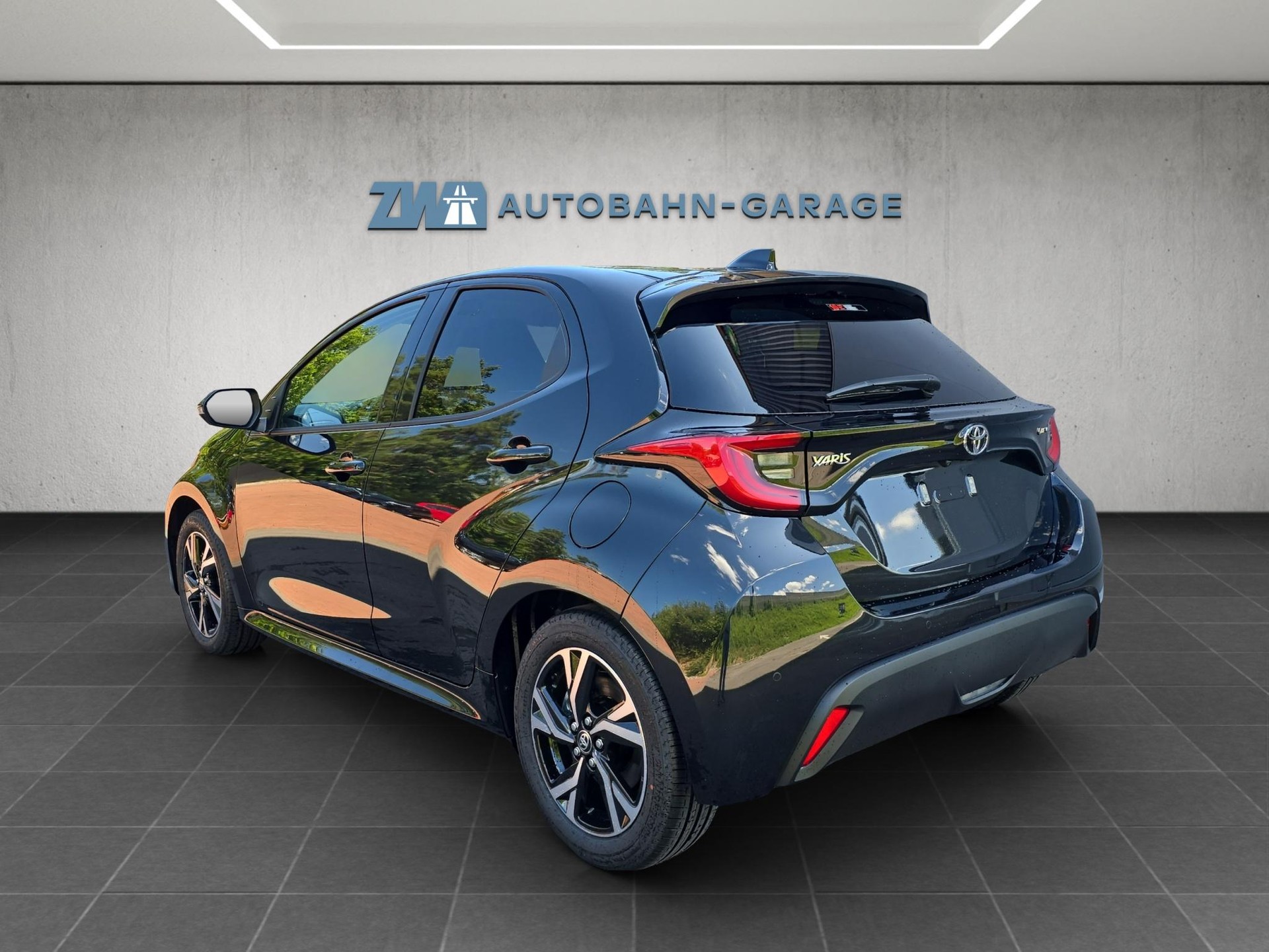 TOYOTA Yaris 1.5 VVT-i HSD Trend-image-2