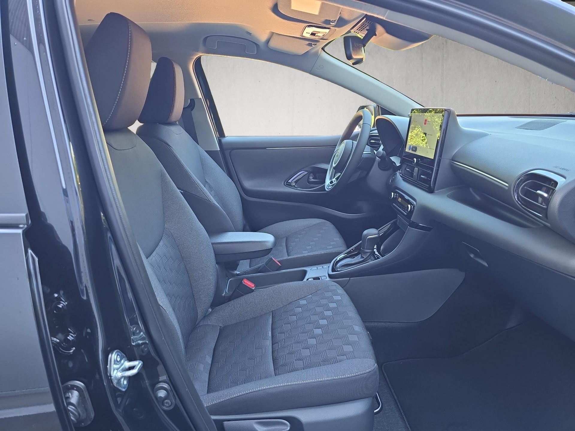 TOYOTA Yaris 1.5 VVT-i HSD Trend-image-13