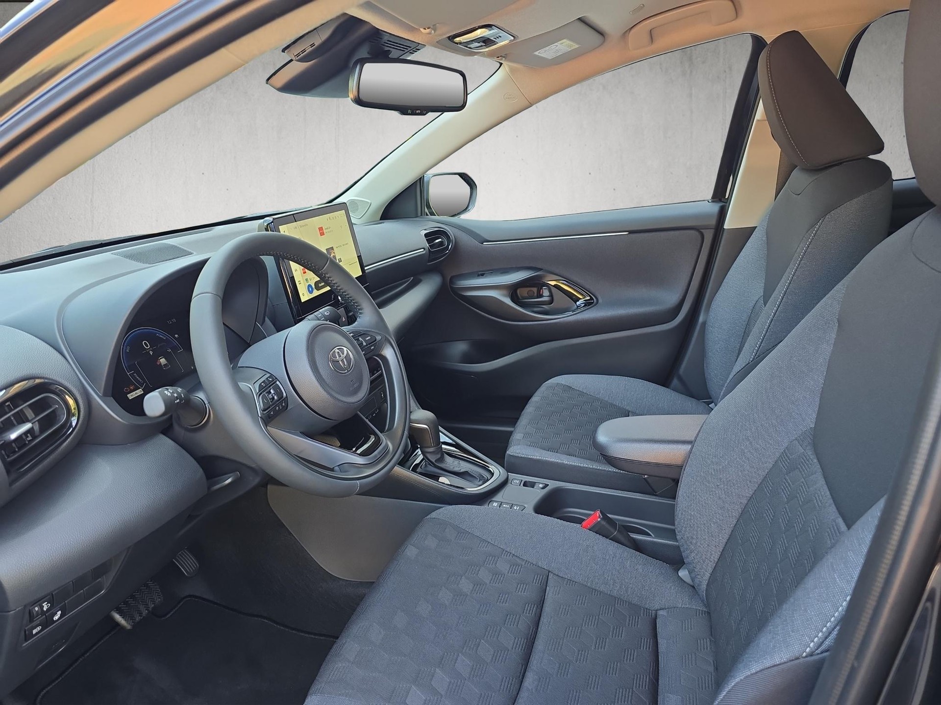 TOYOTA Yaris 1.5 VVT-i HSD Trend-image-8