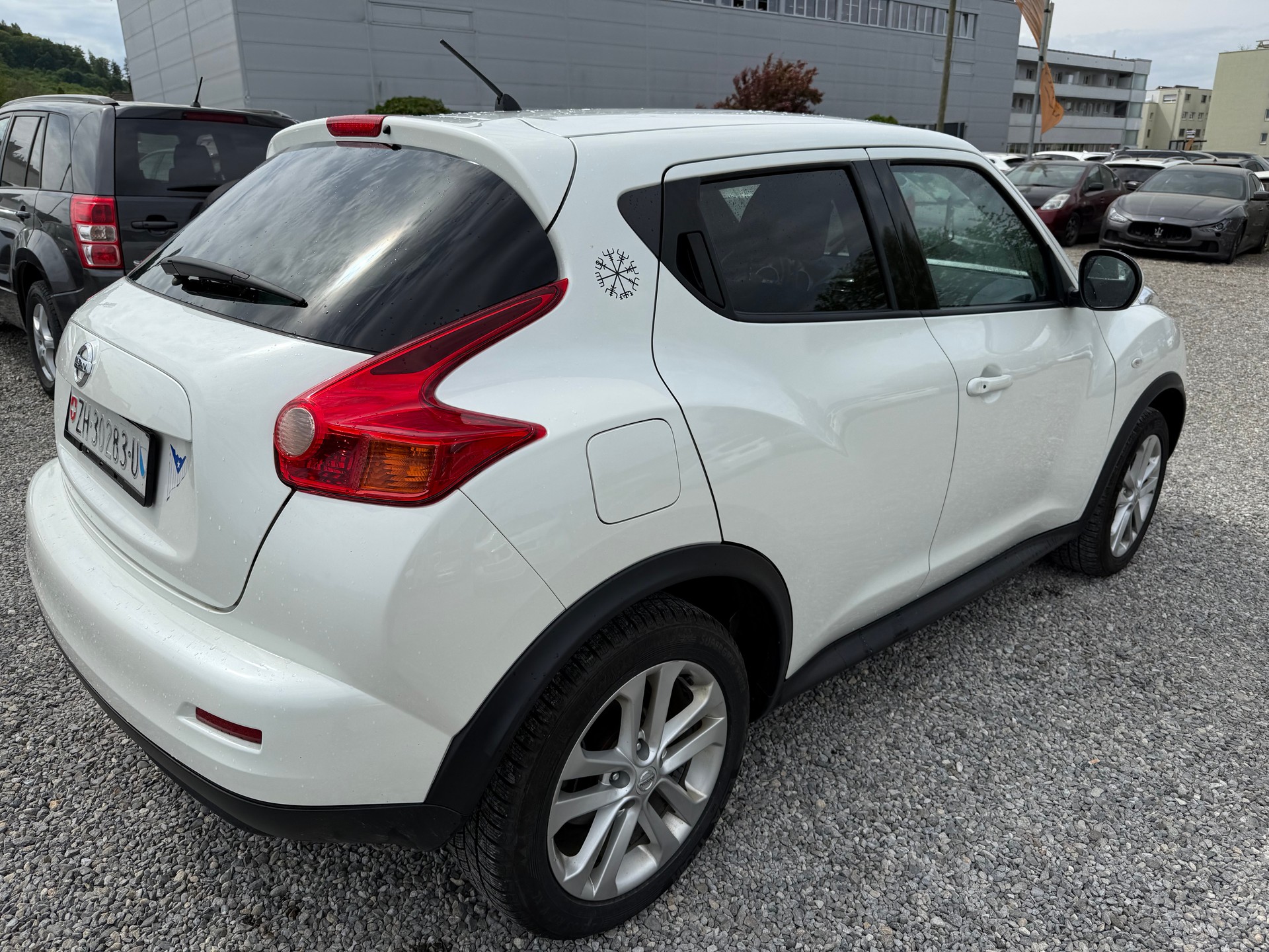 NISSAN Juke 1.6 tekna Xtronic CVT-image-3