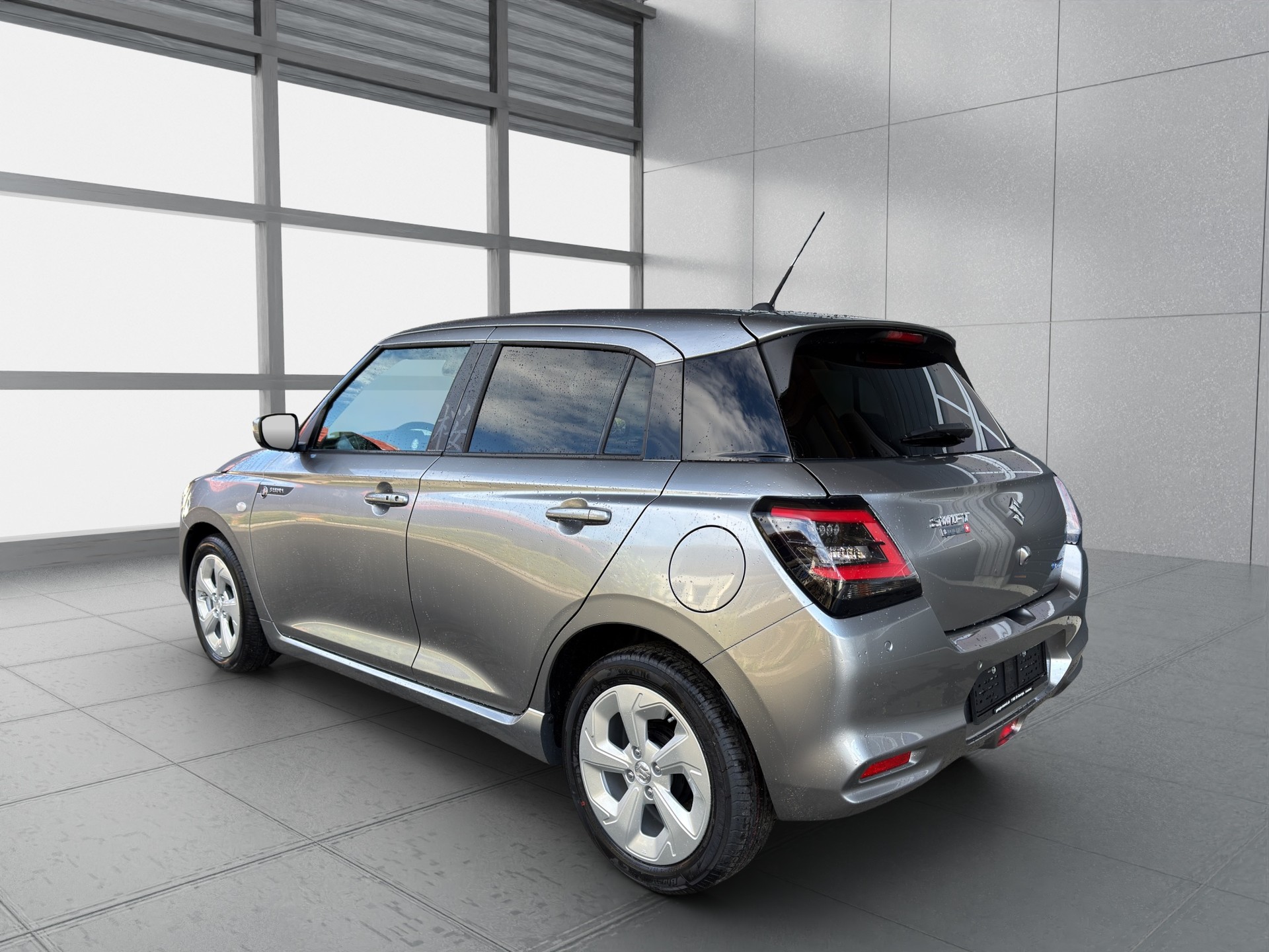 SUZUKI Swift 1.2 Sakura Hybrid CVT-image-2