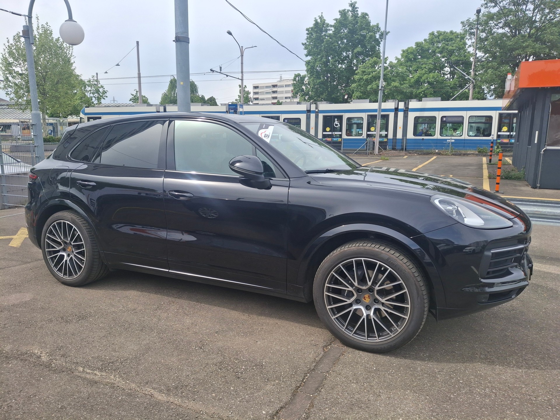 PORSCHE Cayenne-image-3