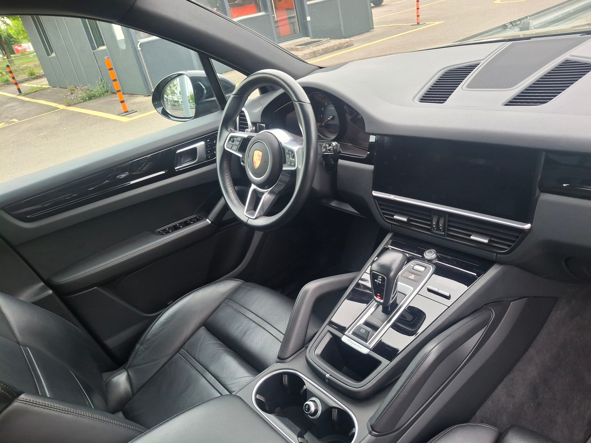 PORSCHE Cayenne-image-26
