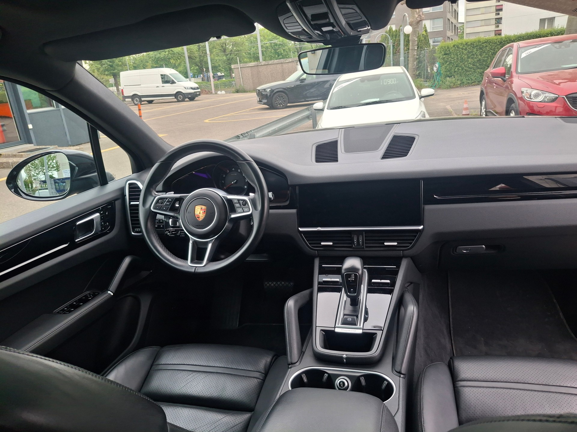 PORSCHE Cayenne-image-25
