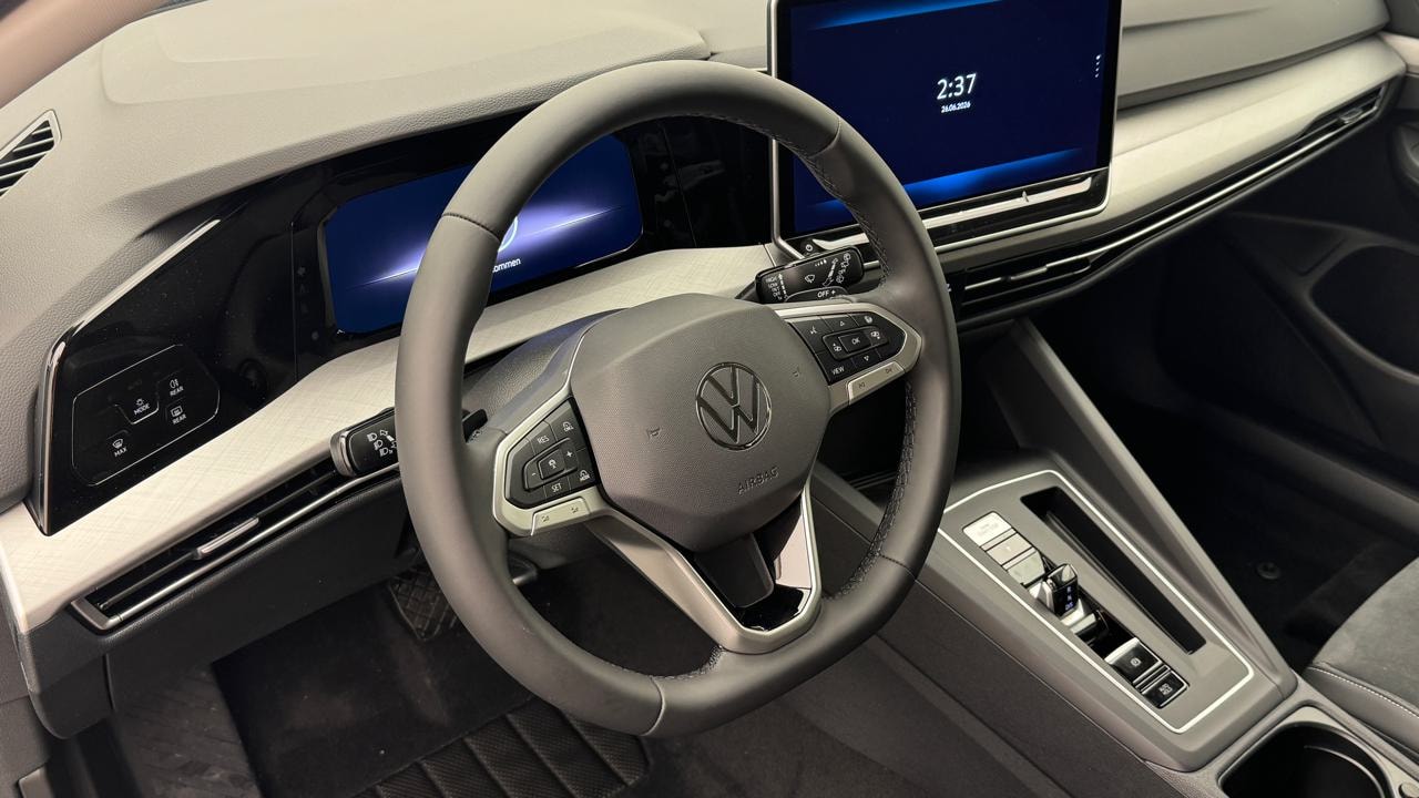 VW Golf VIII 1.5 TSI PHEV Limited-image-6