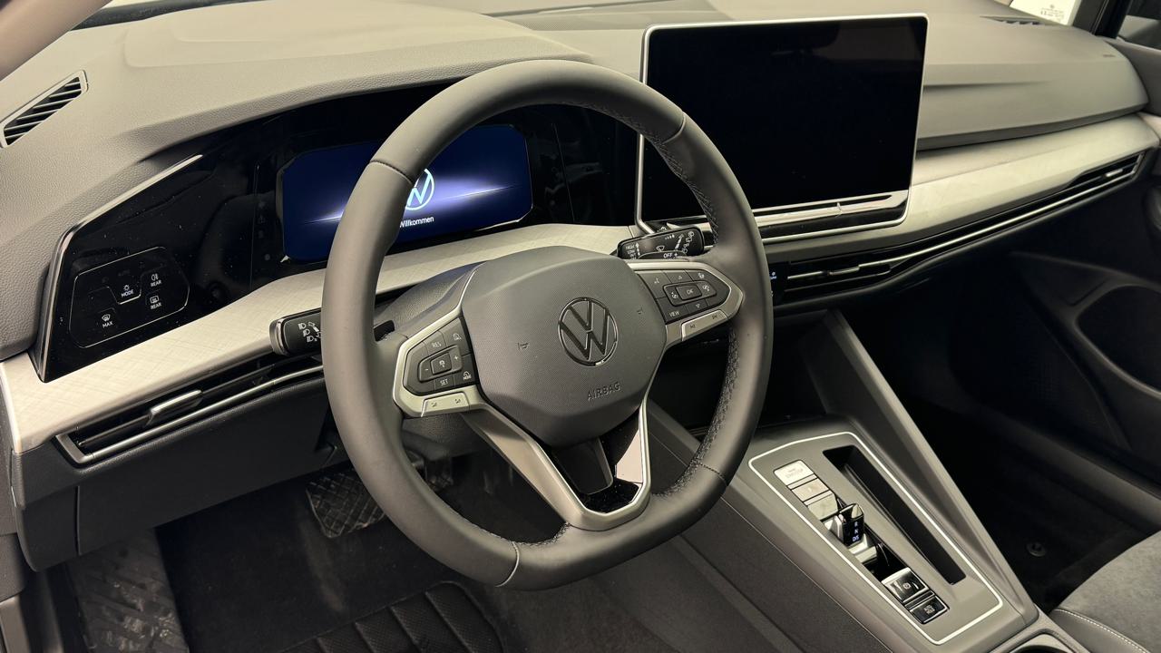 VW Golf VIII 1.5 TSI PHEV Limited-image-6