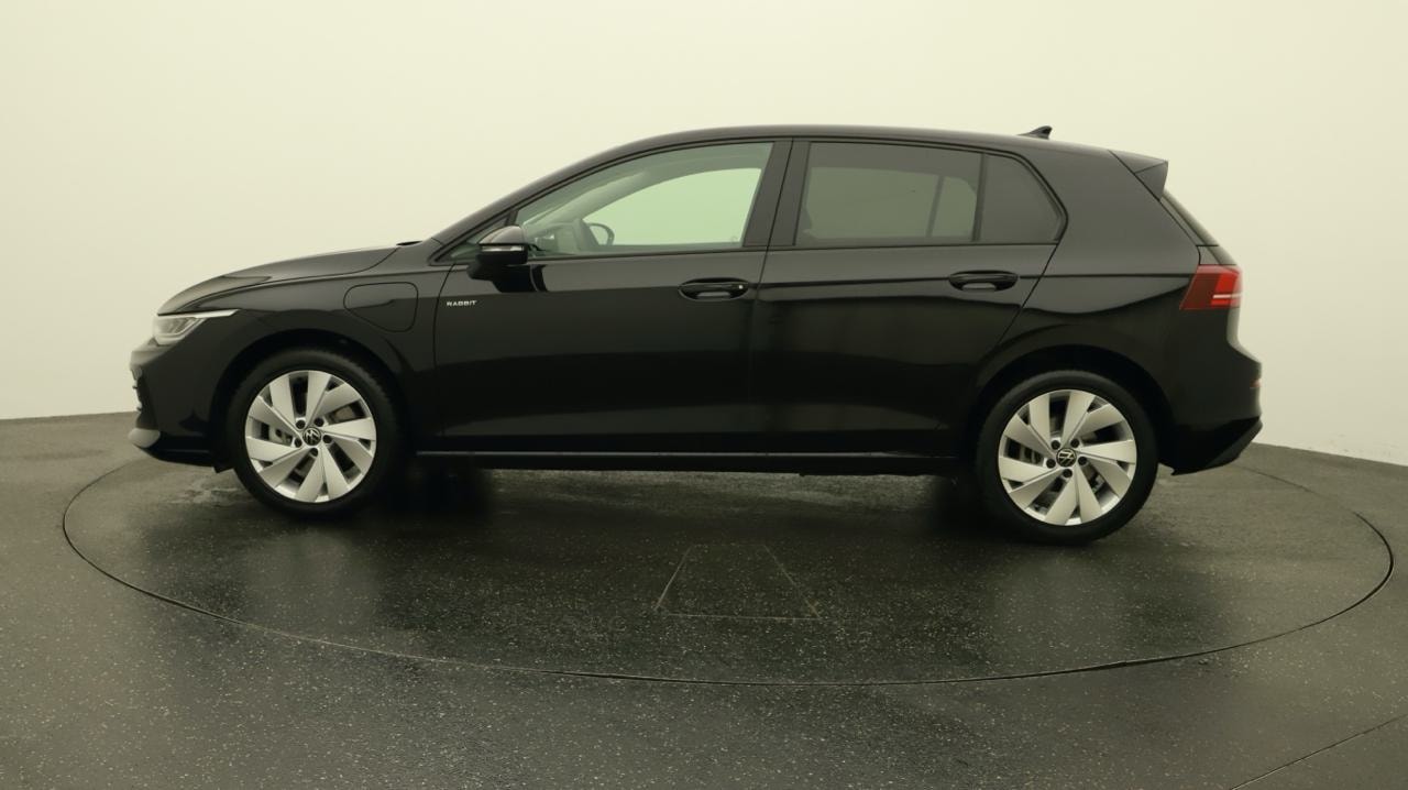 VW Golf VIII 1.5 TSI PHEV Limited-image-1