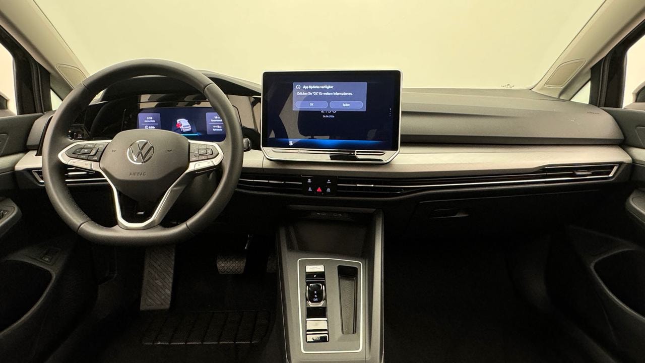 VW Golf VIII 1.5 TSI PHEV Limited-image-5