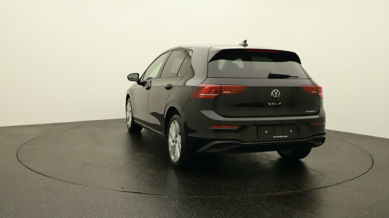 VW Golf VIII 1.5 TSI PHEV Limited-image-3