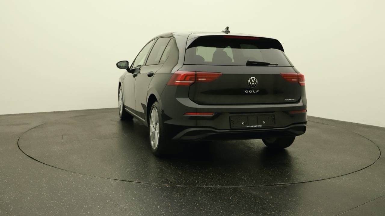 VW Golf VIII 1.5 TSI PHEV Limited-image-3