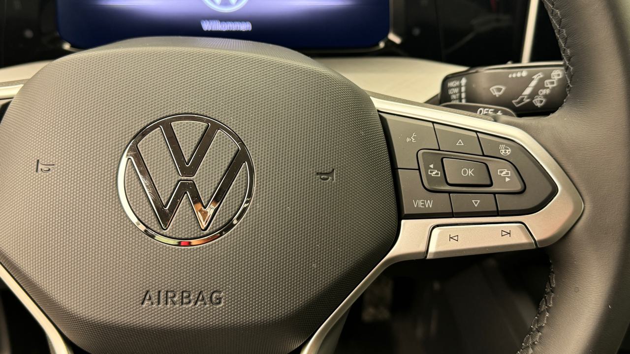 VW Golf VIII 1.5 TSI PHEV Limited-image-9