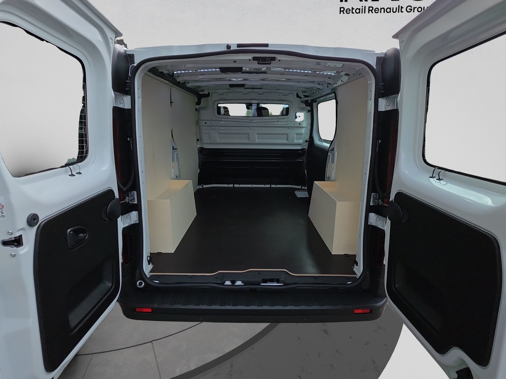 RENAULT Trafic 2.0 Blue dCi110 Advance L1H1-image-14