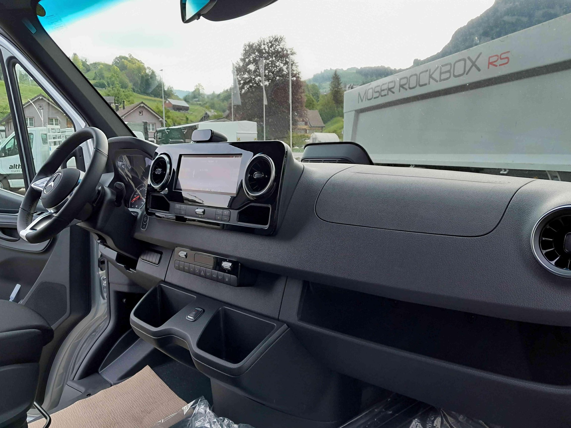 MERCEDES-BENZ Sprinter 519 CDI PRO KA eL 4x2-image-12