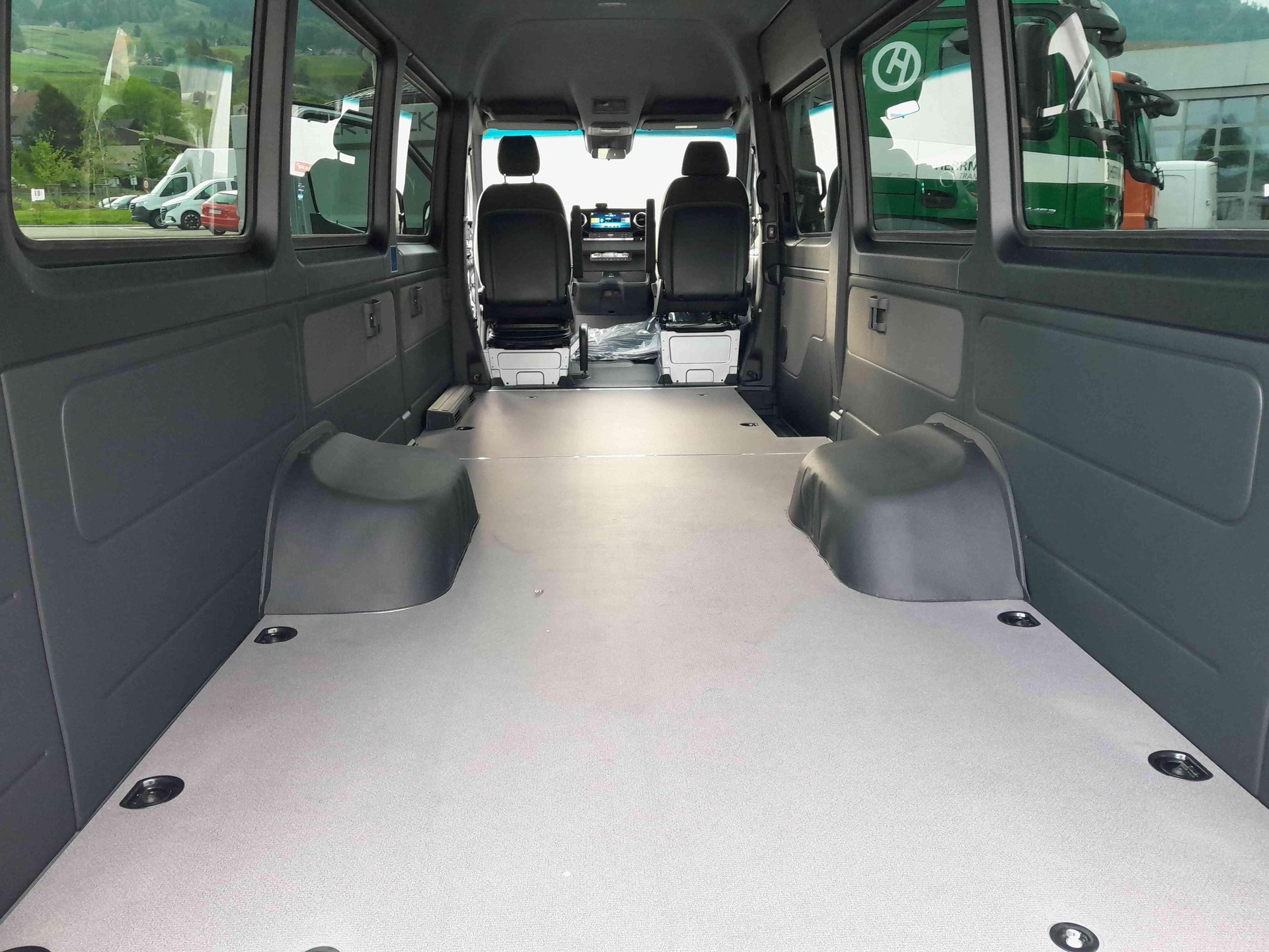 MERCEDES-BENZ Sprinter 519 CDI PRO KA eL 4x2-image-15