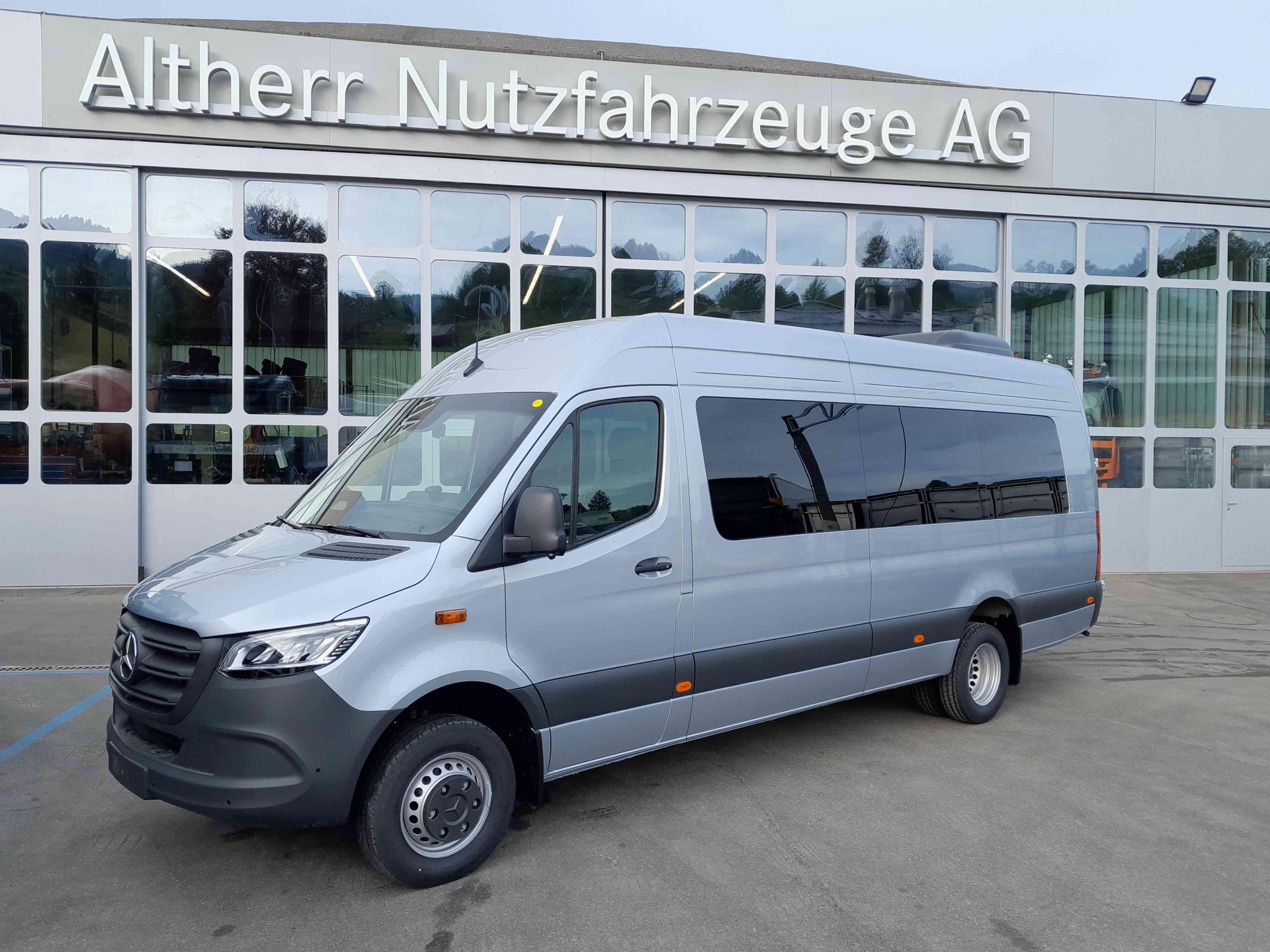 MERCEDES-BENZ Sprinter 519 CDI PRO KA eL 4x2