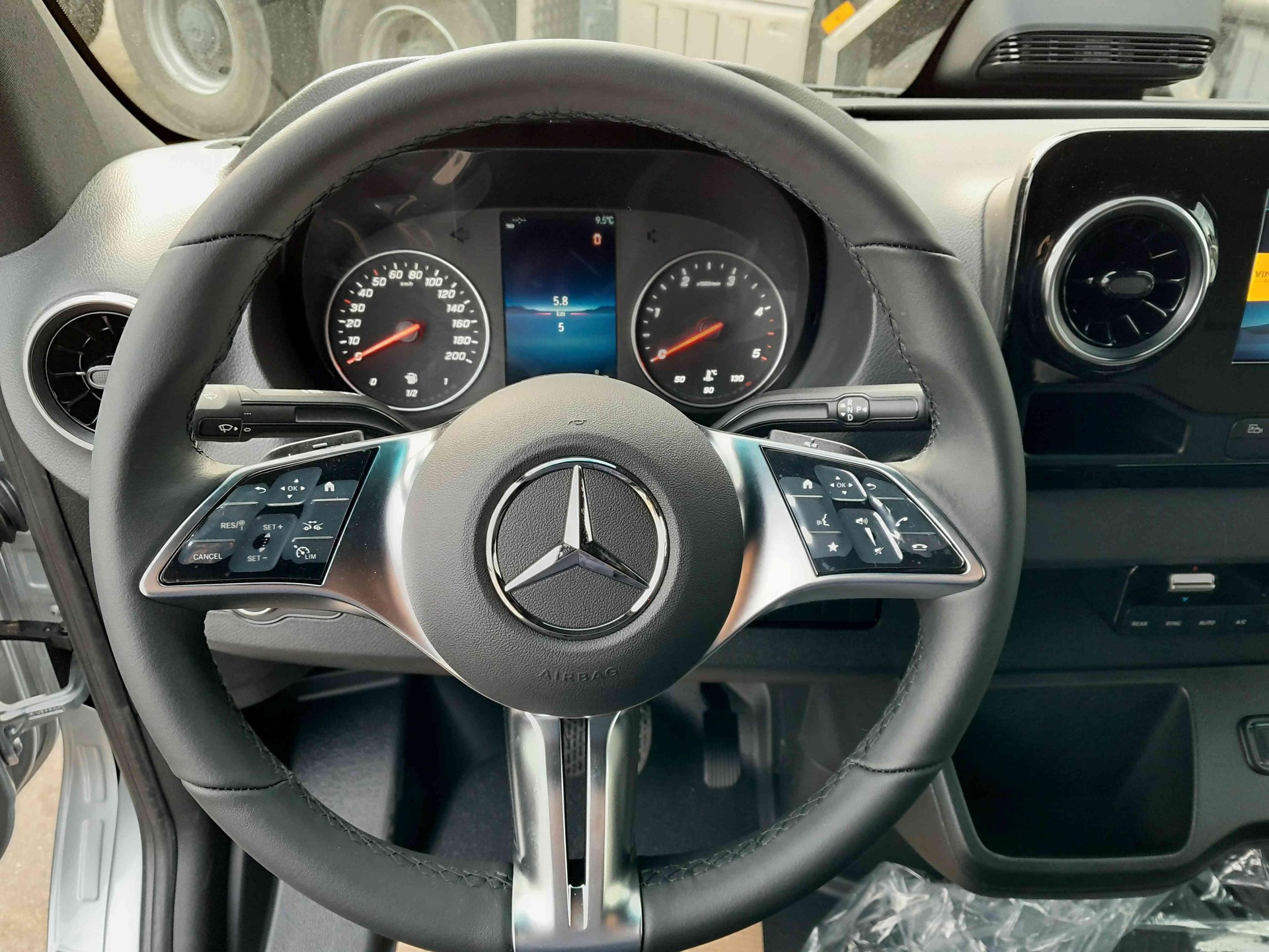MERCEDES-BENZ Sprinter 519 CDI PRO KA eL 4x2-image-8