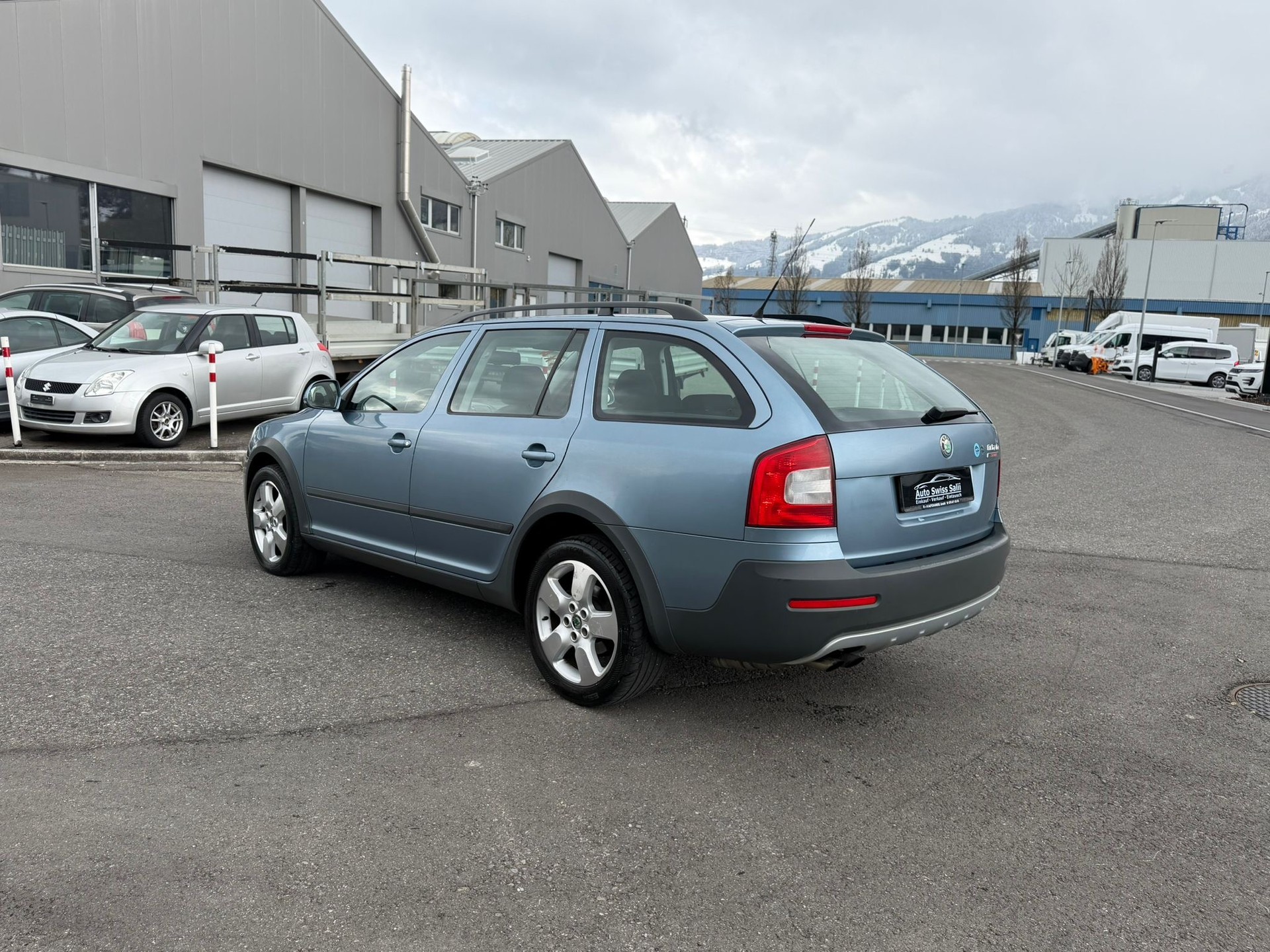 SKODA Octavia Combi 1.8 TSI Scout 4x4-image-3
