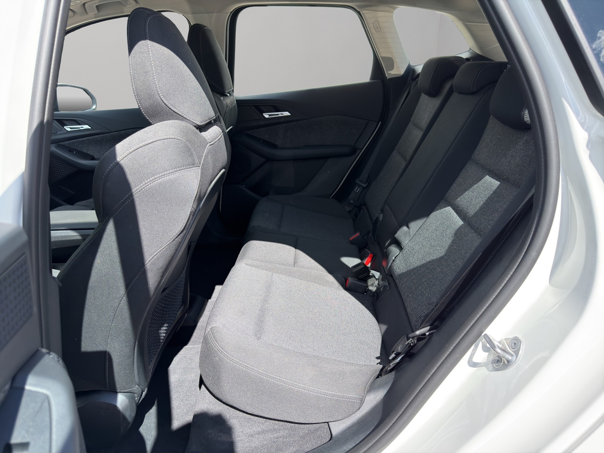BMW 225e xDrive Active Tourer-image-16