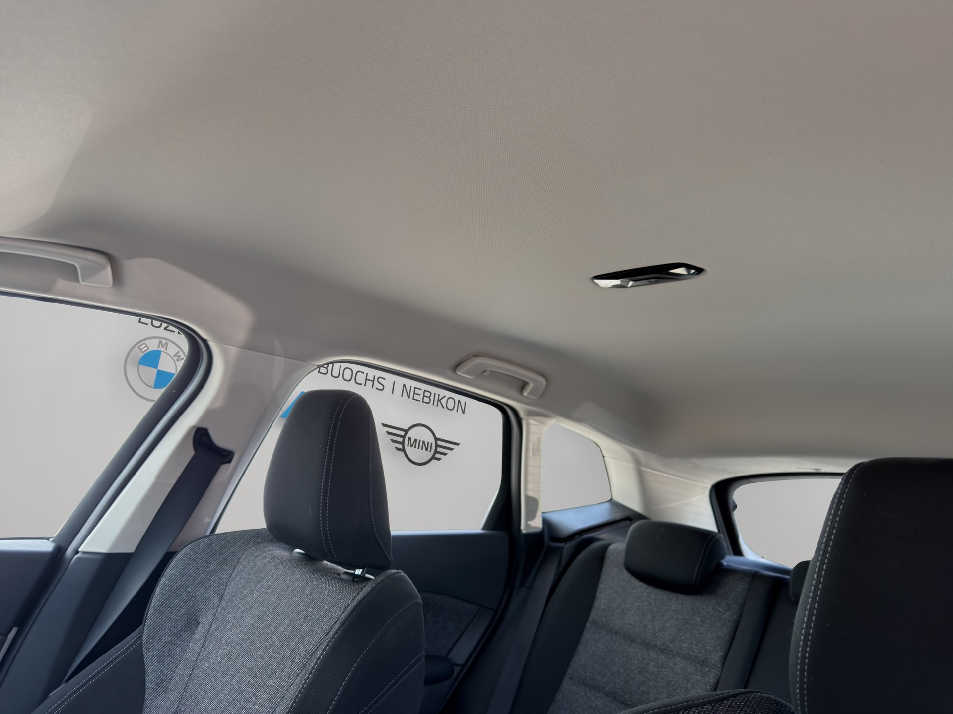 BMW 225e xDrive Active Tourer-image-19