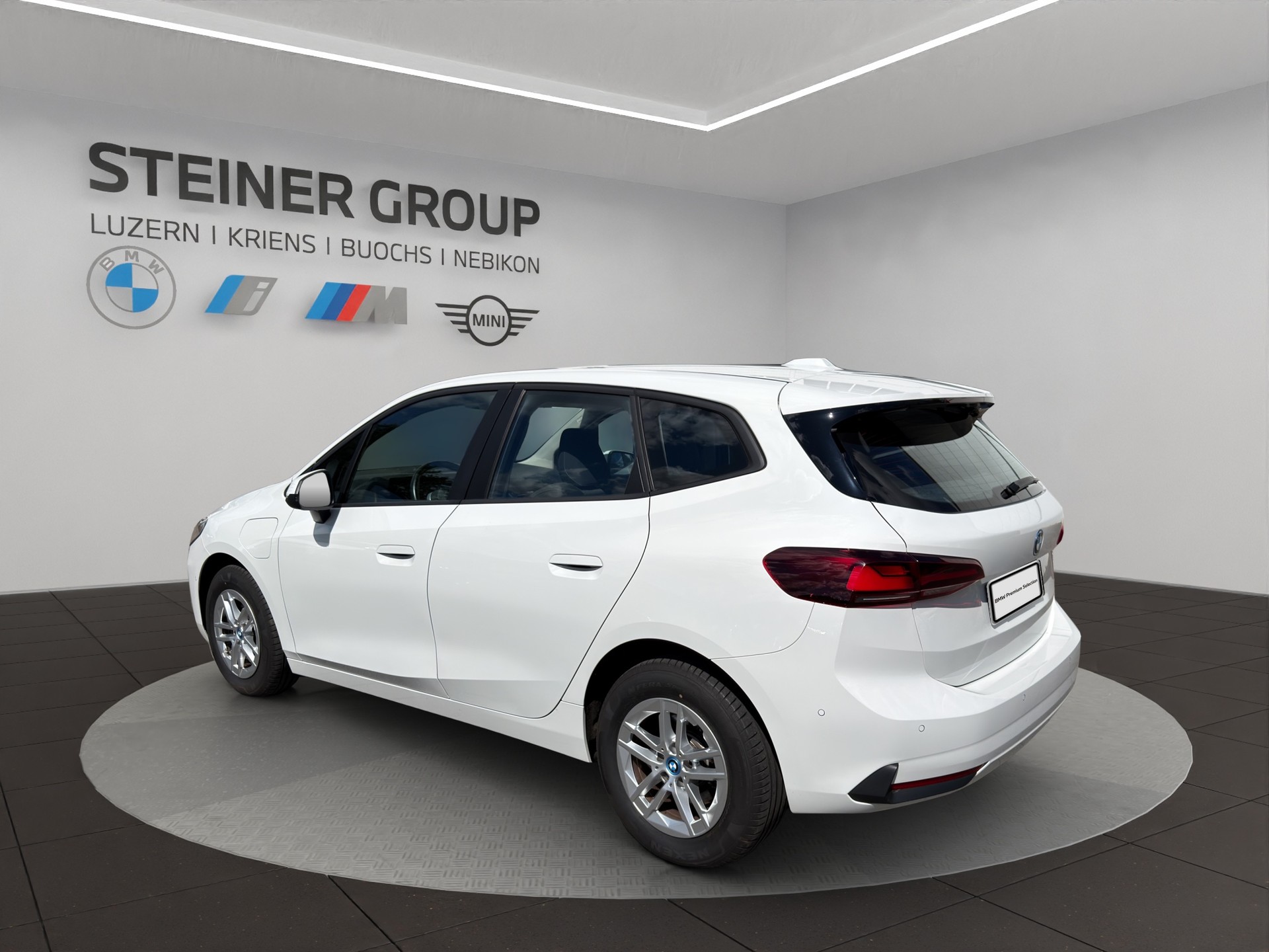 BMW 225e xDrive Active Tourer-image-7