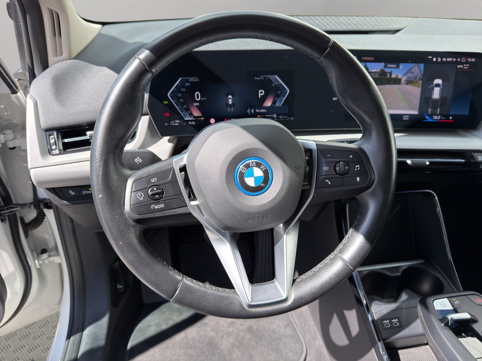 BMW 225e xDrive Active Tourer-image-11