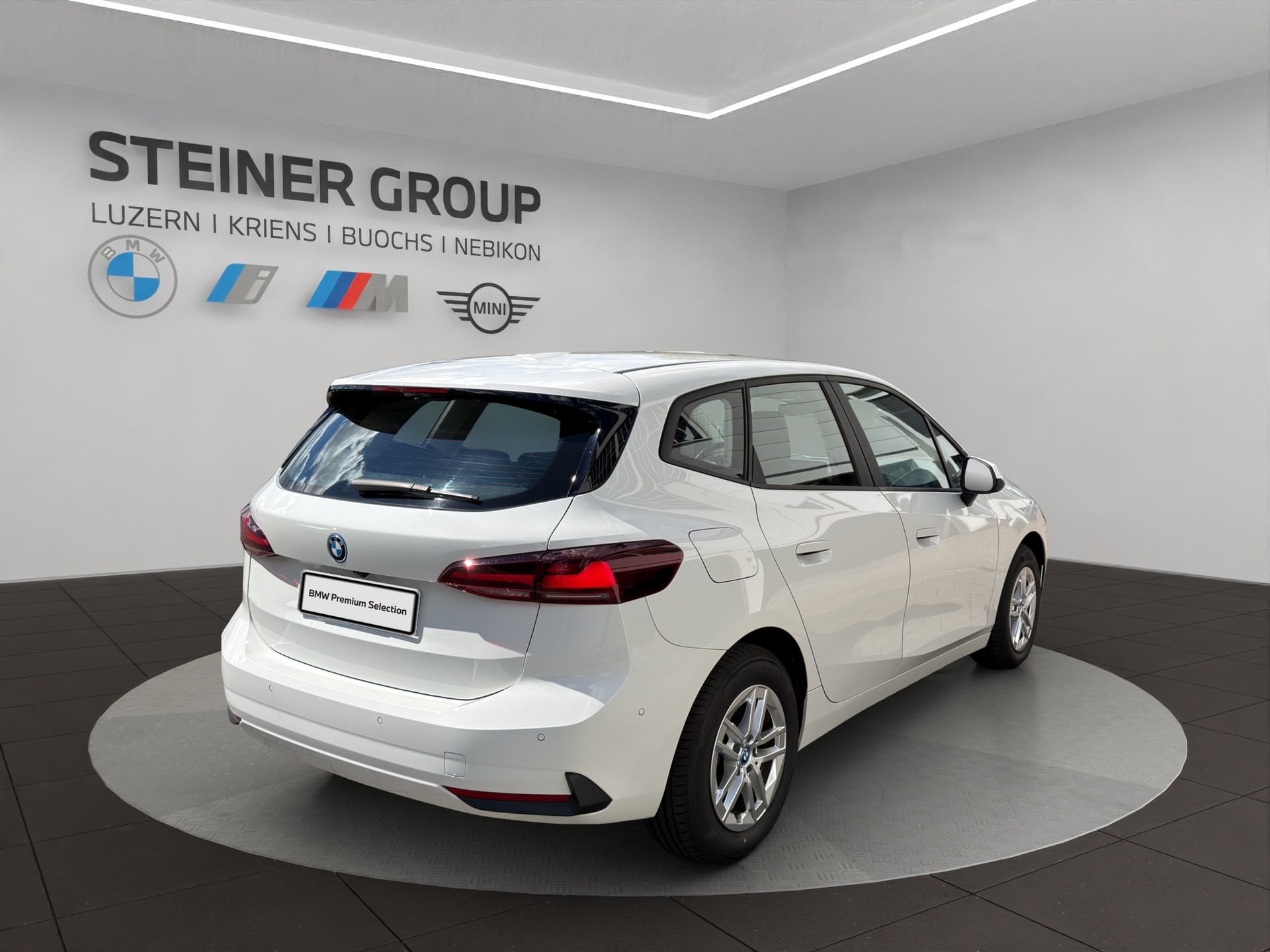 BMW 225e xDrive Active Tourer-image-5