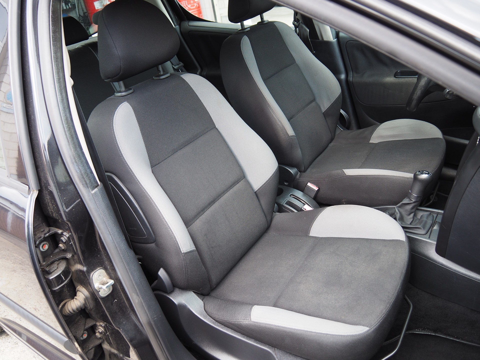 PEUGEOT 207 1.4 16V Sport-image-11