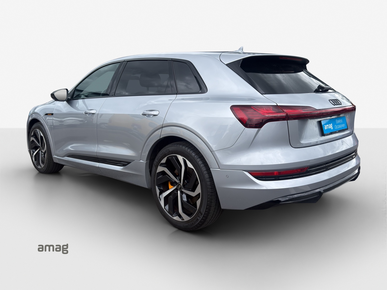 AUDI e-tron 55 S Line Black Edition quattro-image-2