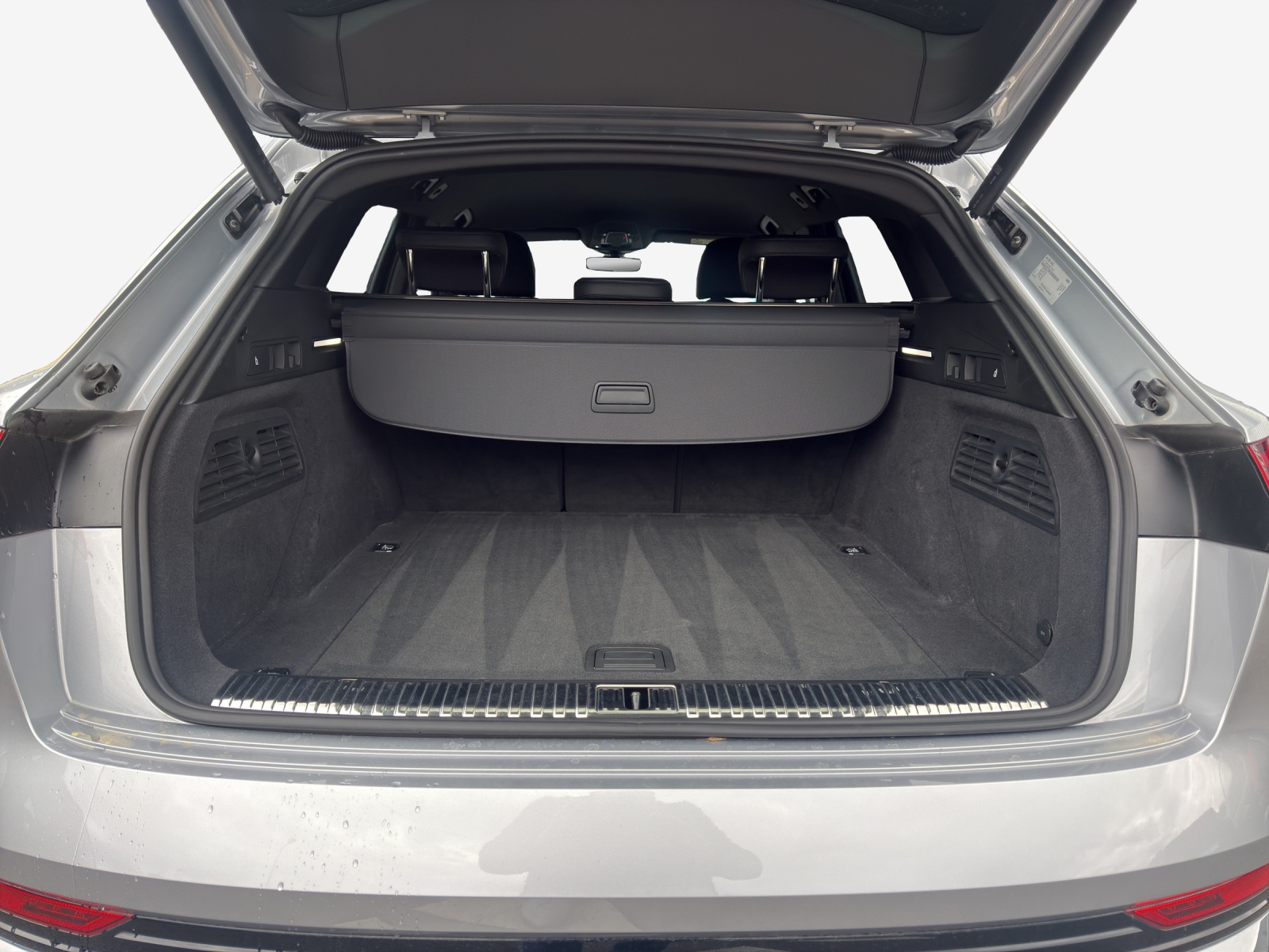 AUDI e-tron 55 S Line Black Edition quattro-image-13