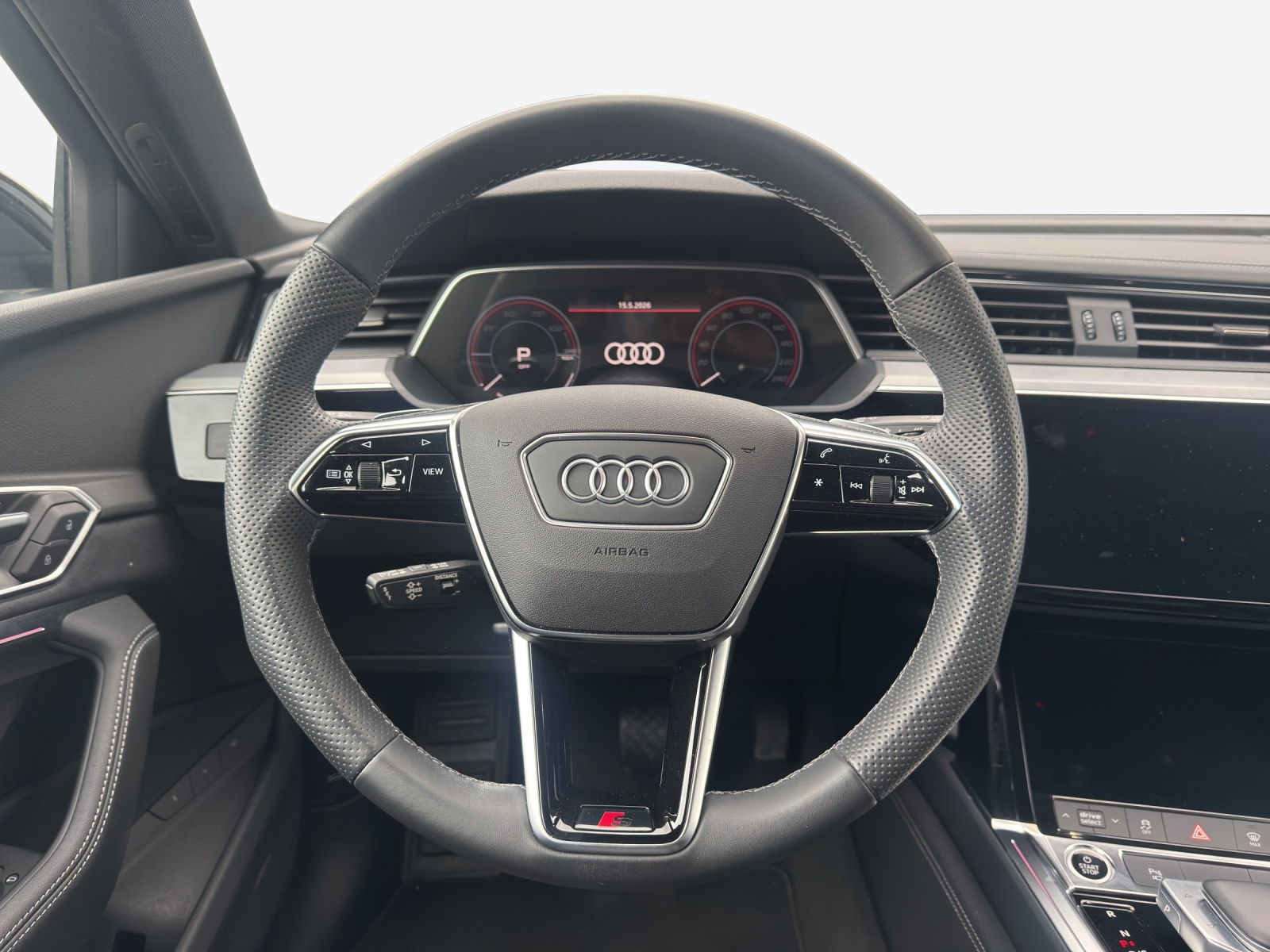 AUDI e-tron 55 S Line Black Edition quattro-image-10