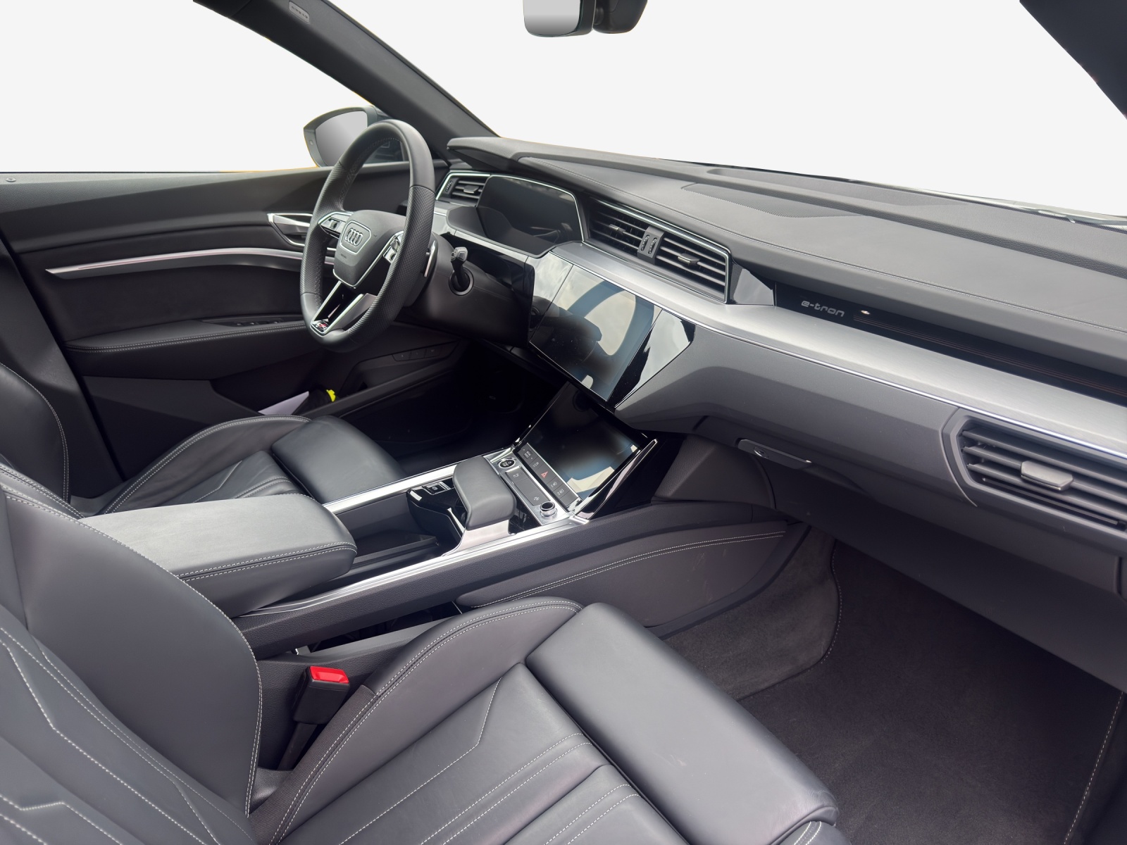 AUDI e-tron 55 S Line Black Edition quattro-image-14