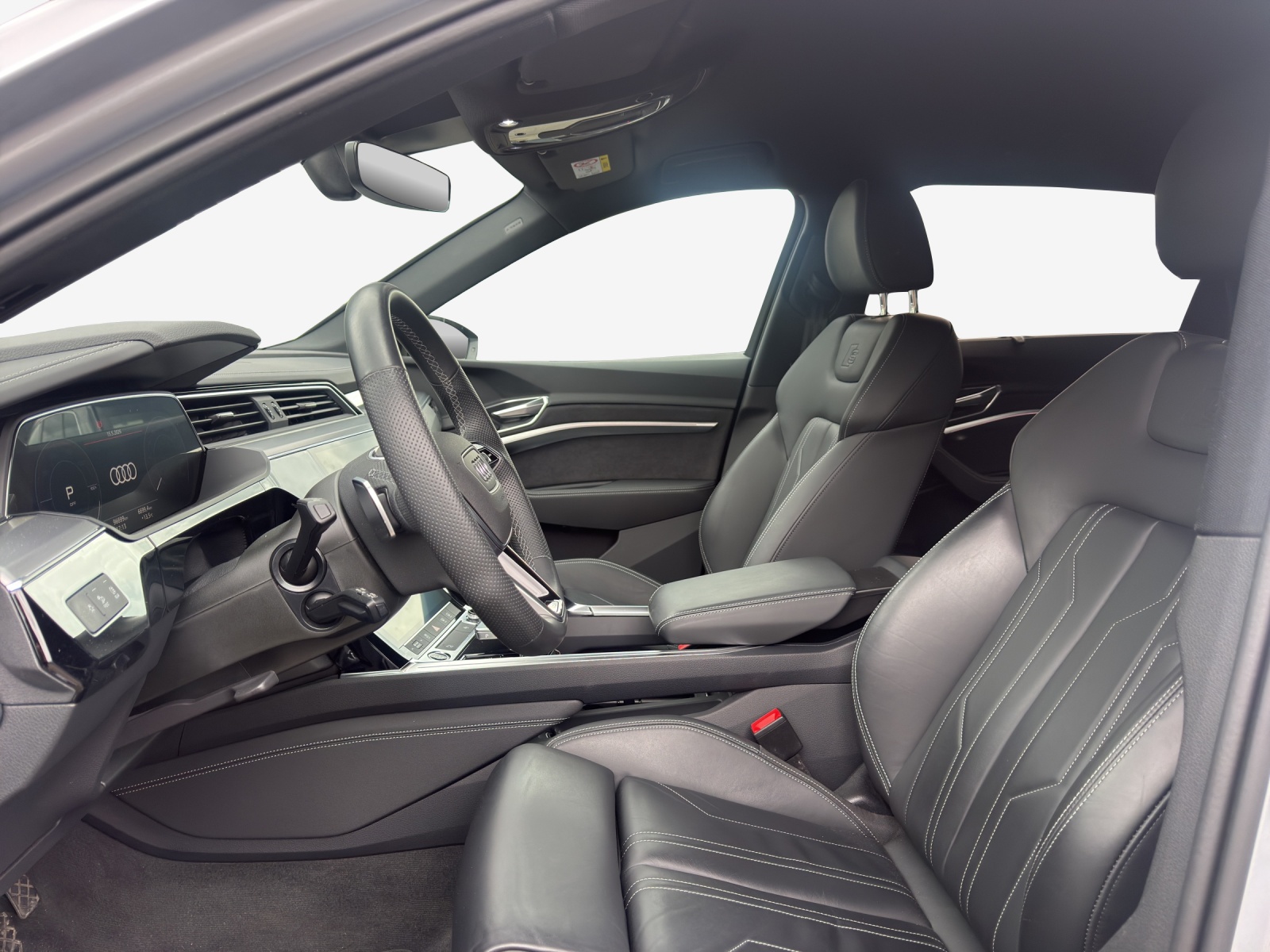 AUDI e-tron 55 S Line Black Edition quattro-image-8