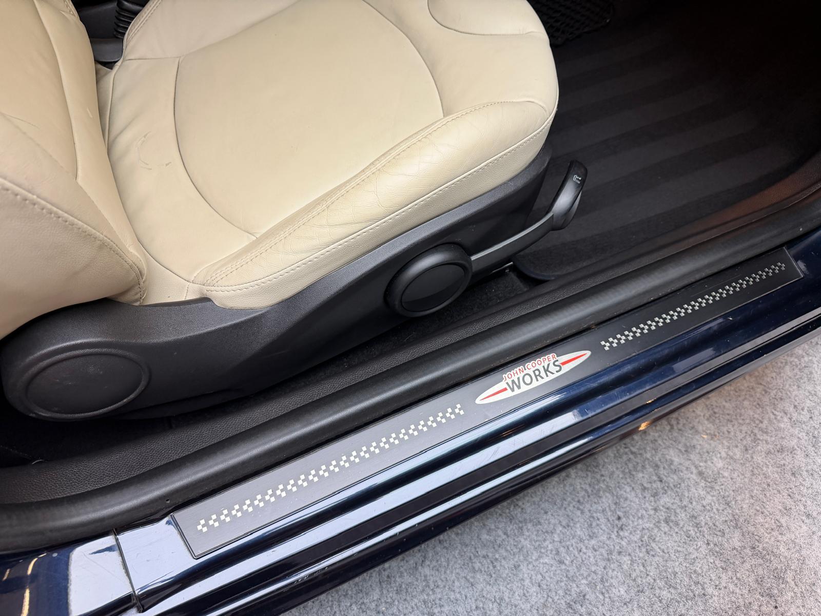 MINI R56 1.6i Cooper S-image-15