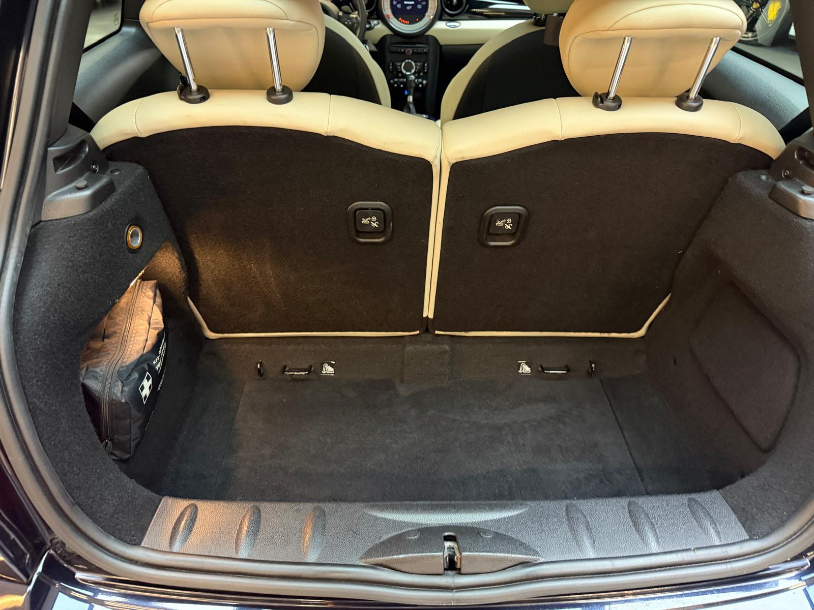 MINI R56 1.6i Cooper S-image-16