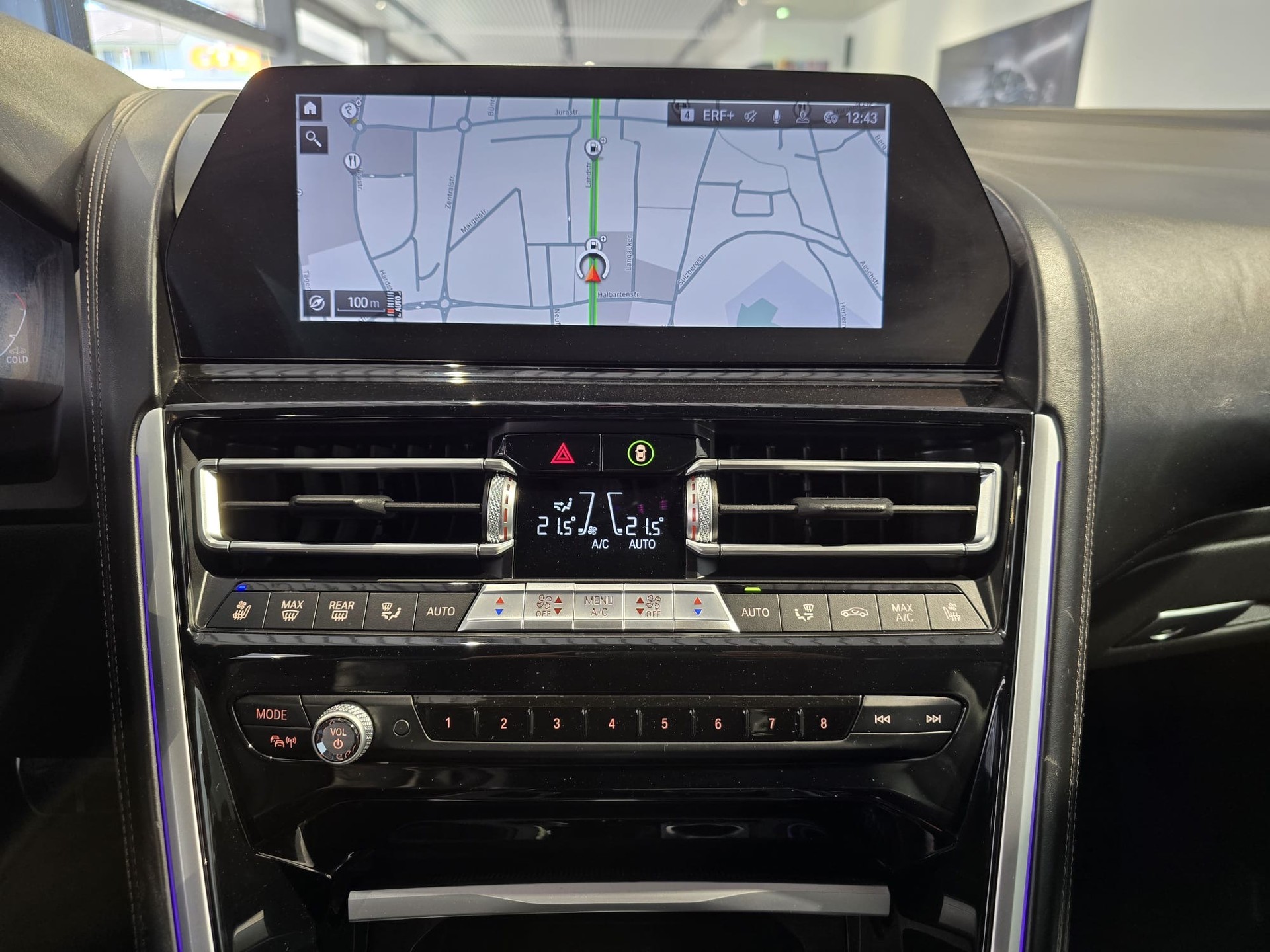 BMW M850i xDrive Steptronic-image-24