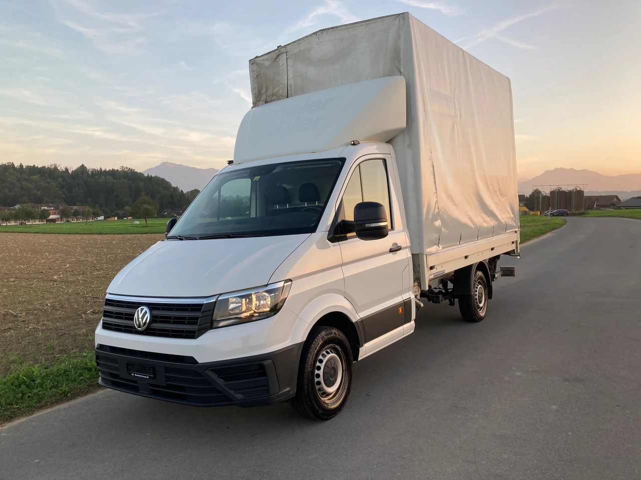 VW Crafter 35 2.0 TDI L3 A mit Hebebühne-image-0