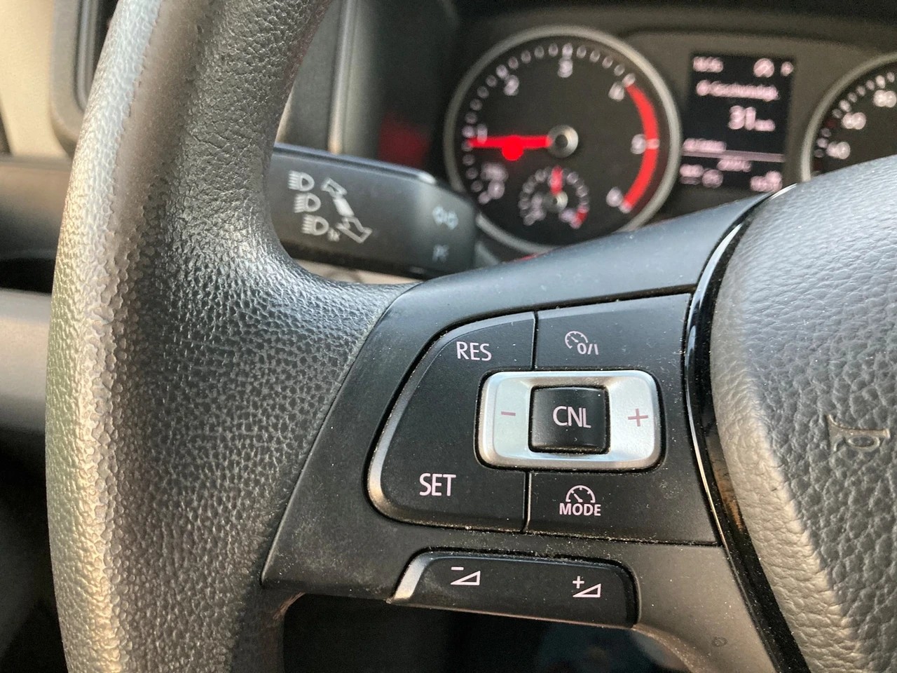 VW Crafter 35 2.0 TDI L3 A mit Hebebühne-image-11
