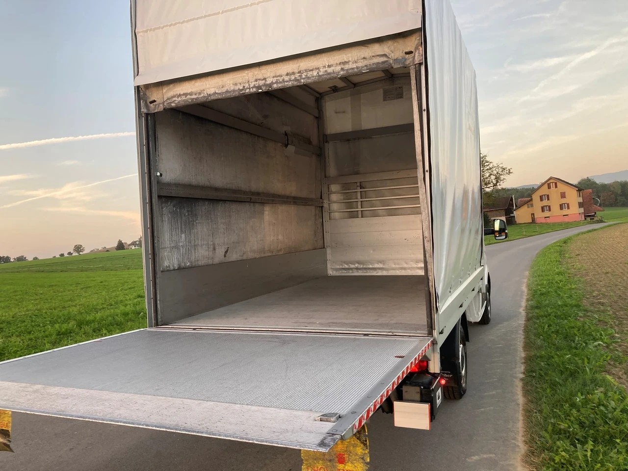 VW Crafter 35 2.0 TDI L3 A mit Hebebühne-image-4