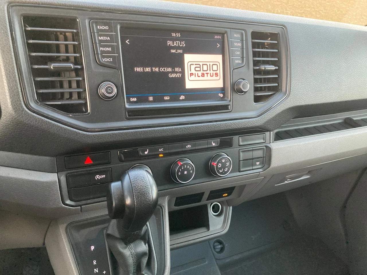 VW Crafter 35 2.0 TDI L3 A mit Hebebühne-image-8