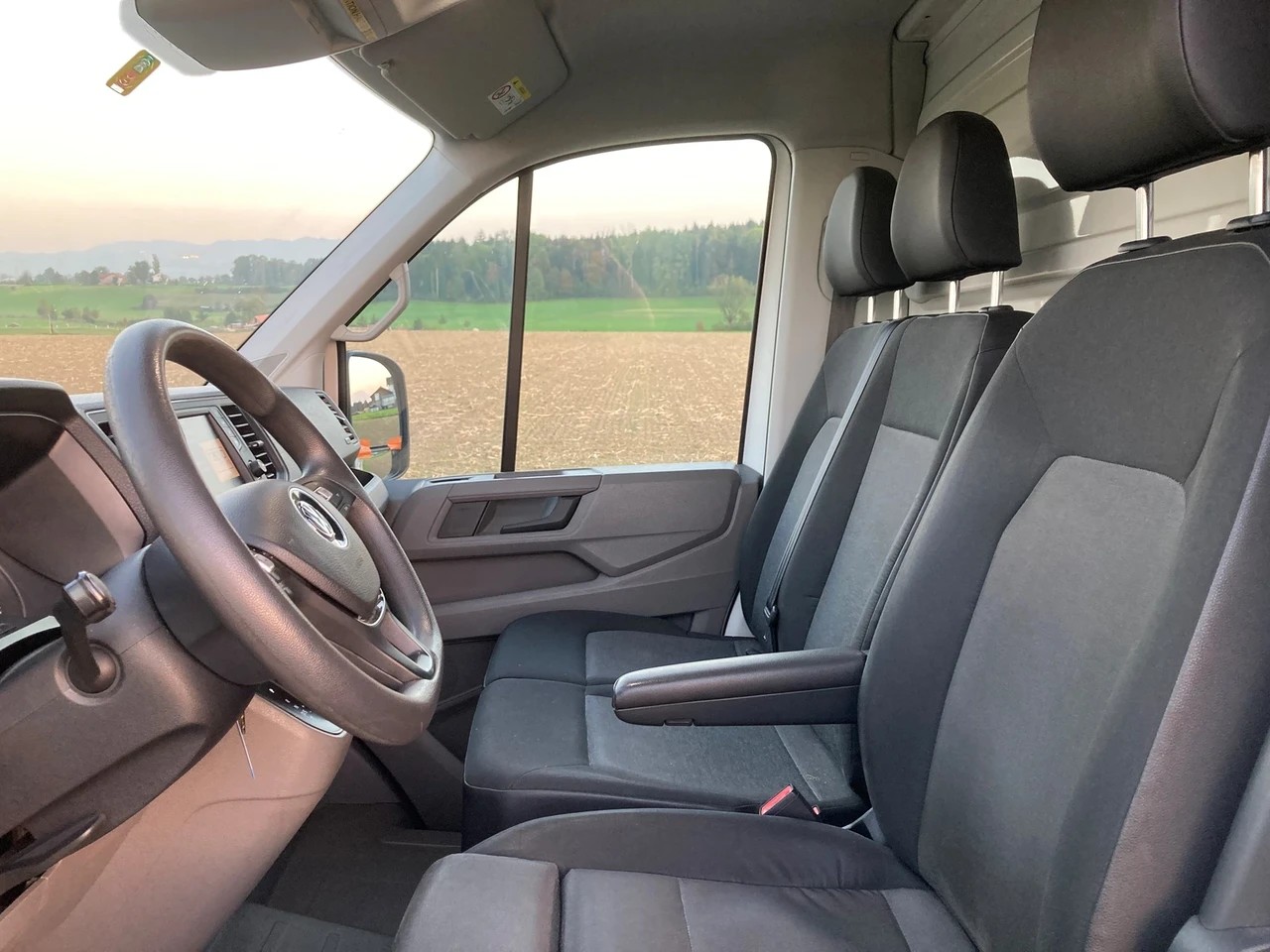 VW Crafter 35 2.0 TDI L3 A mit Hebebühne-image-6