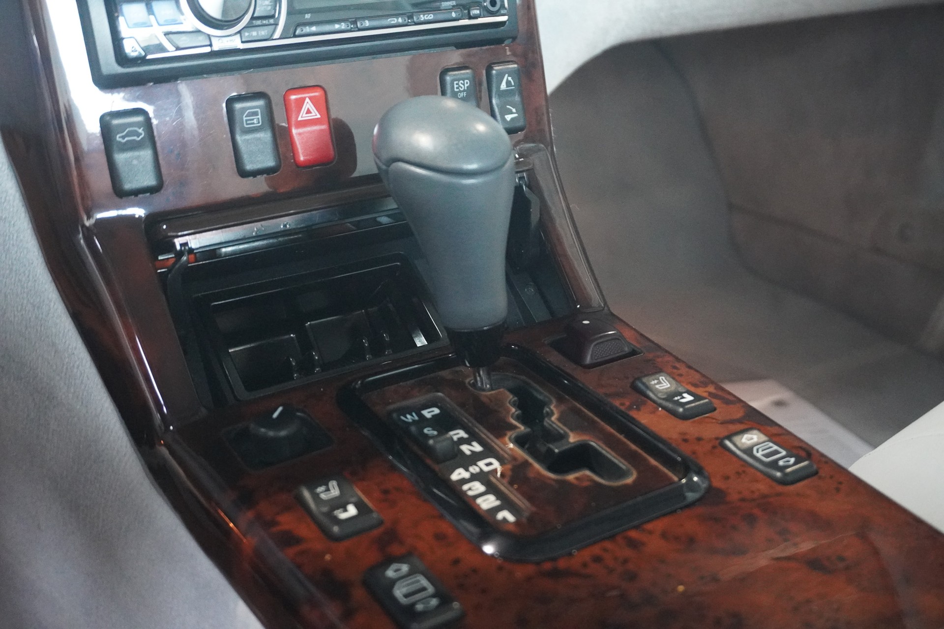 MERCEDES-BENZ SL 320 Automatic-image-12