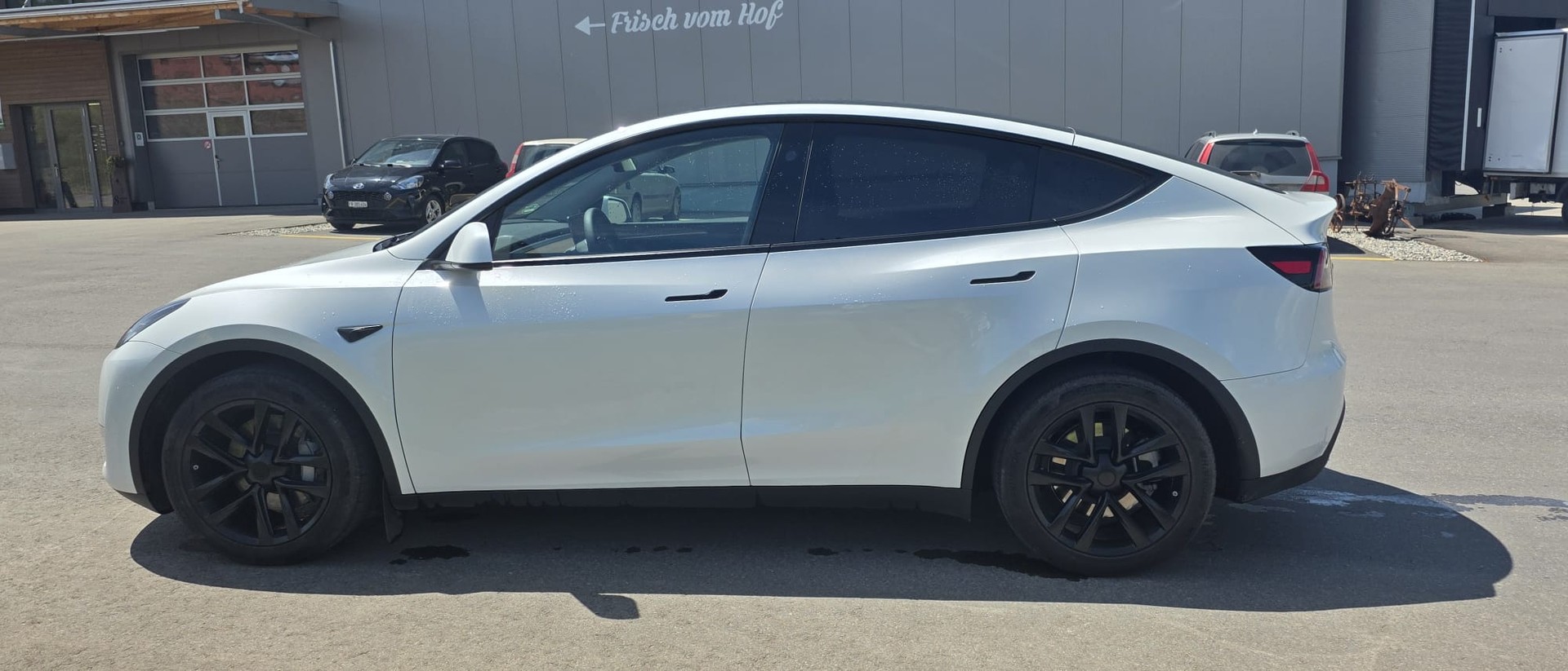 TESLA MODEL Y "LONG RANGE" "DUAL MOTOR" MIT 24`600 KM. BATTERIE: 97,39 % !! TOP ZUSTAND !!-image-6