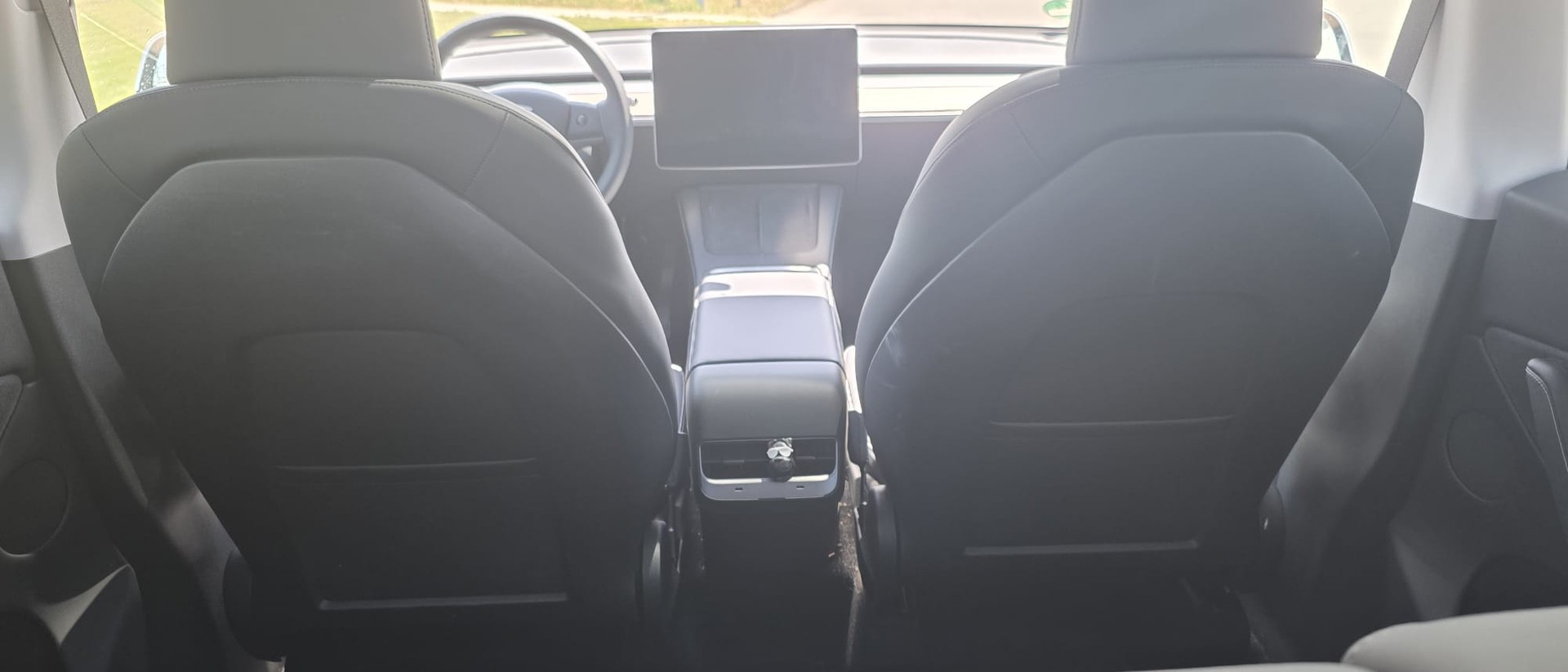 TESLA MODEL Y "LONG RANGE" "DUAL MOTOR" MIT 24`600 KM. BATTERIE: 97,39 % !! TOP ZUSTAND !!-image-16