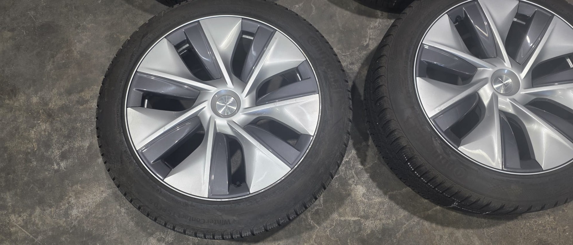 TESLA MODEL Y "LONG RANGE" "DUAL MOTOR" MIT 24`600 KM. BATTERIE: 97,39 % !! TOP ZUSTAND !!-image-20