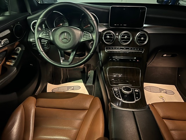 MERCEDES-BENZ GLC 250 AMG Line 4Matic 9G-Tronic-image-8